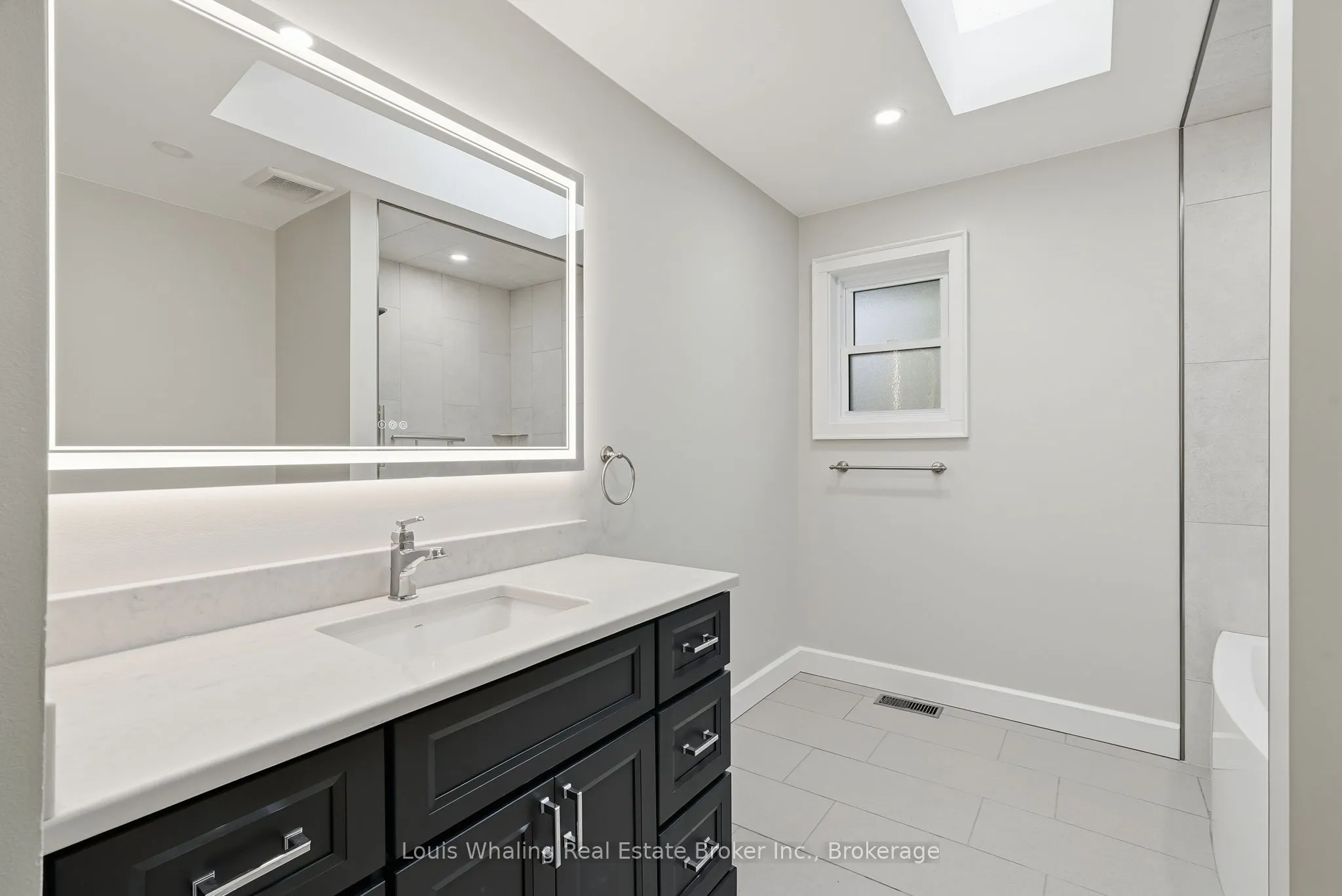 25 Dirstein Street N