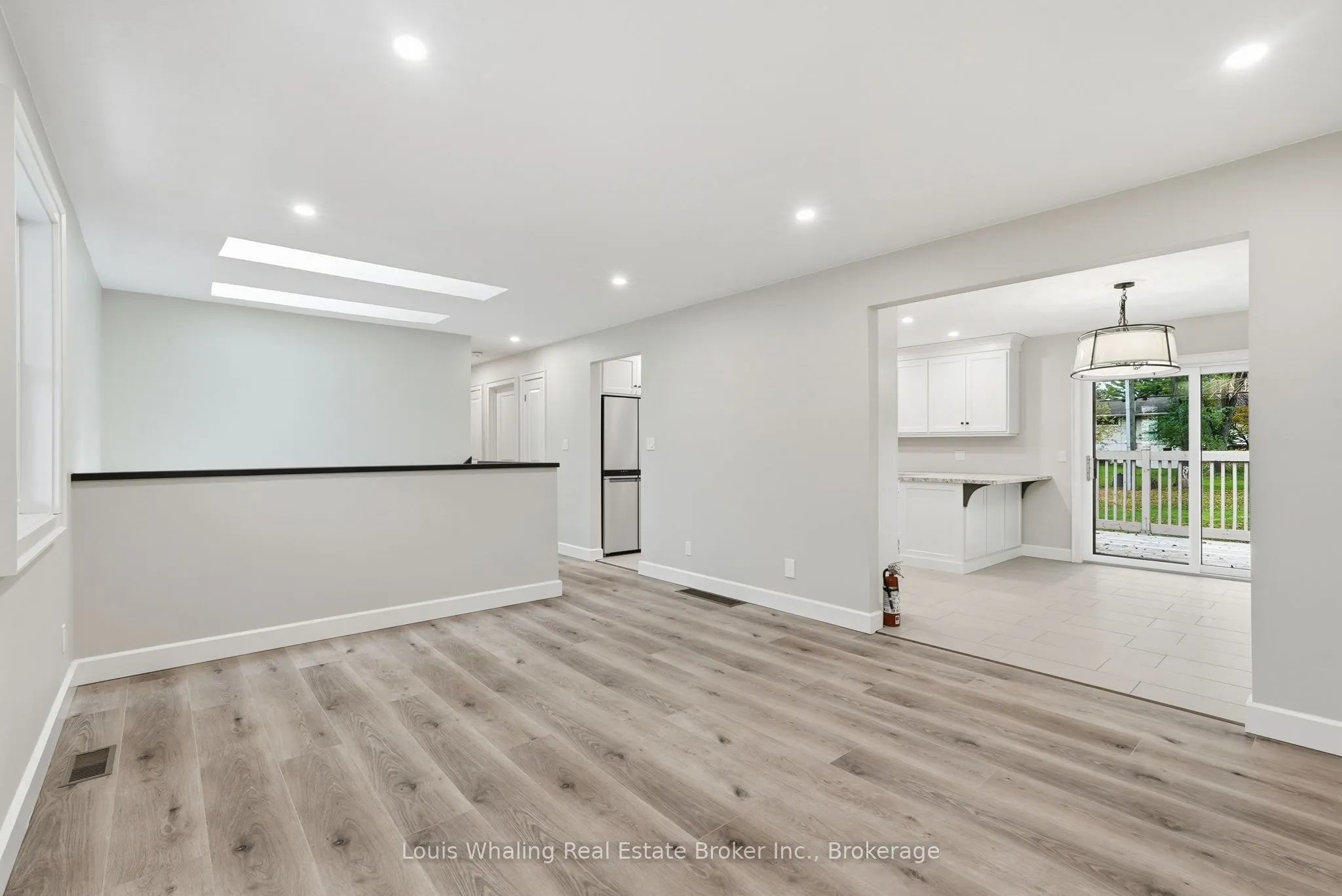 25 Dirstein Street N