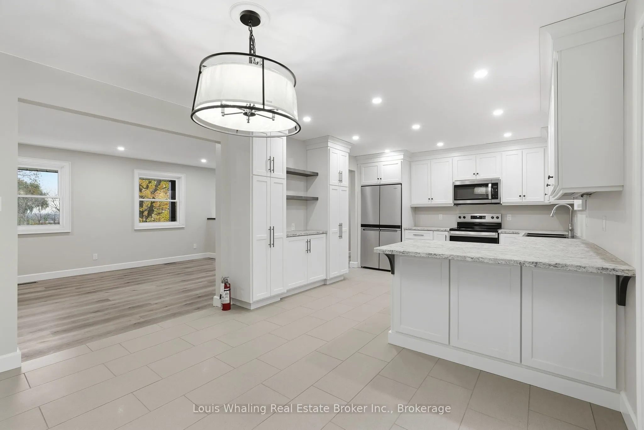 25 Dirstein Street N