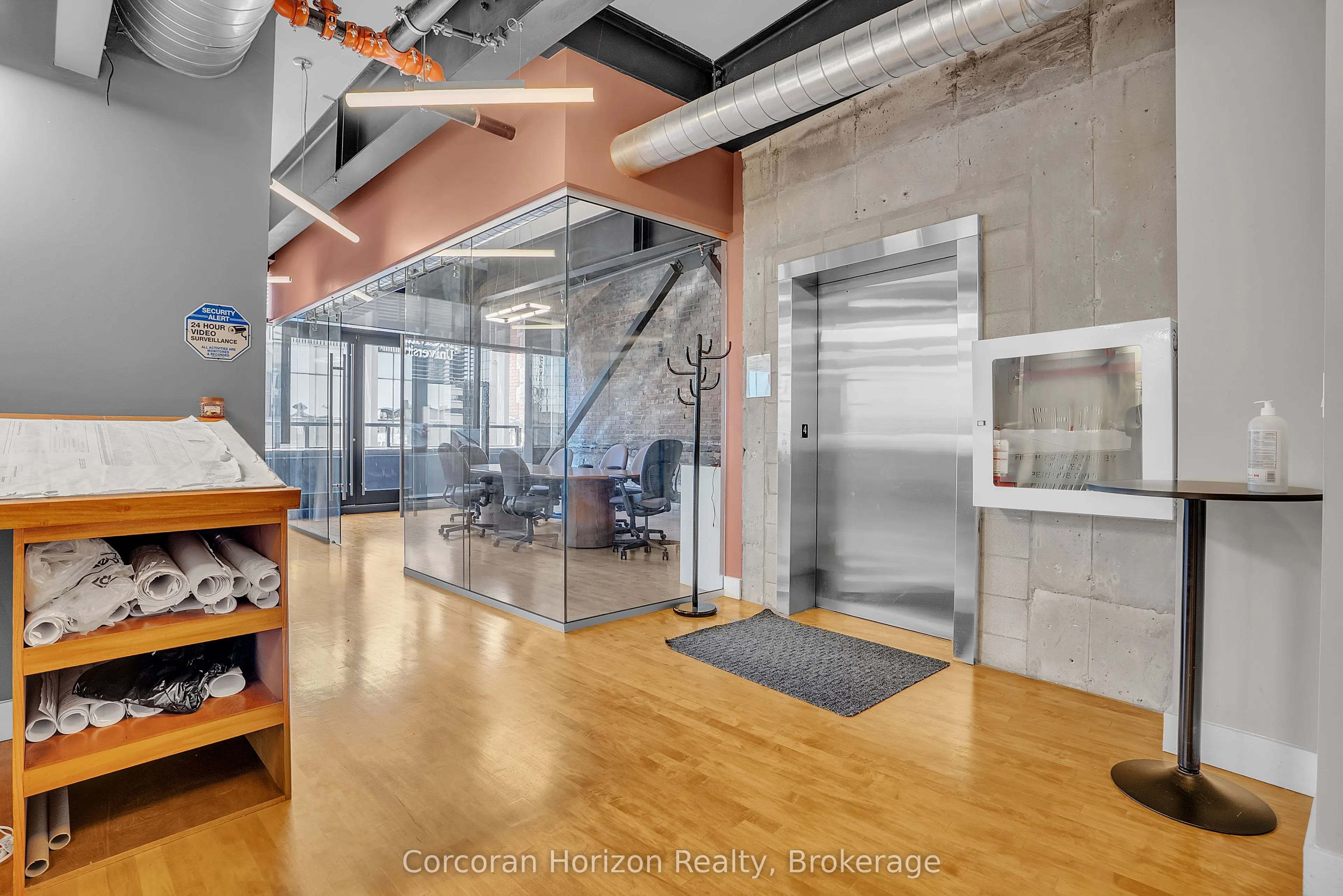 12 JAMES Street N, #402