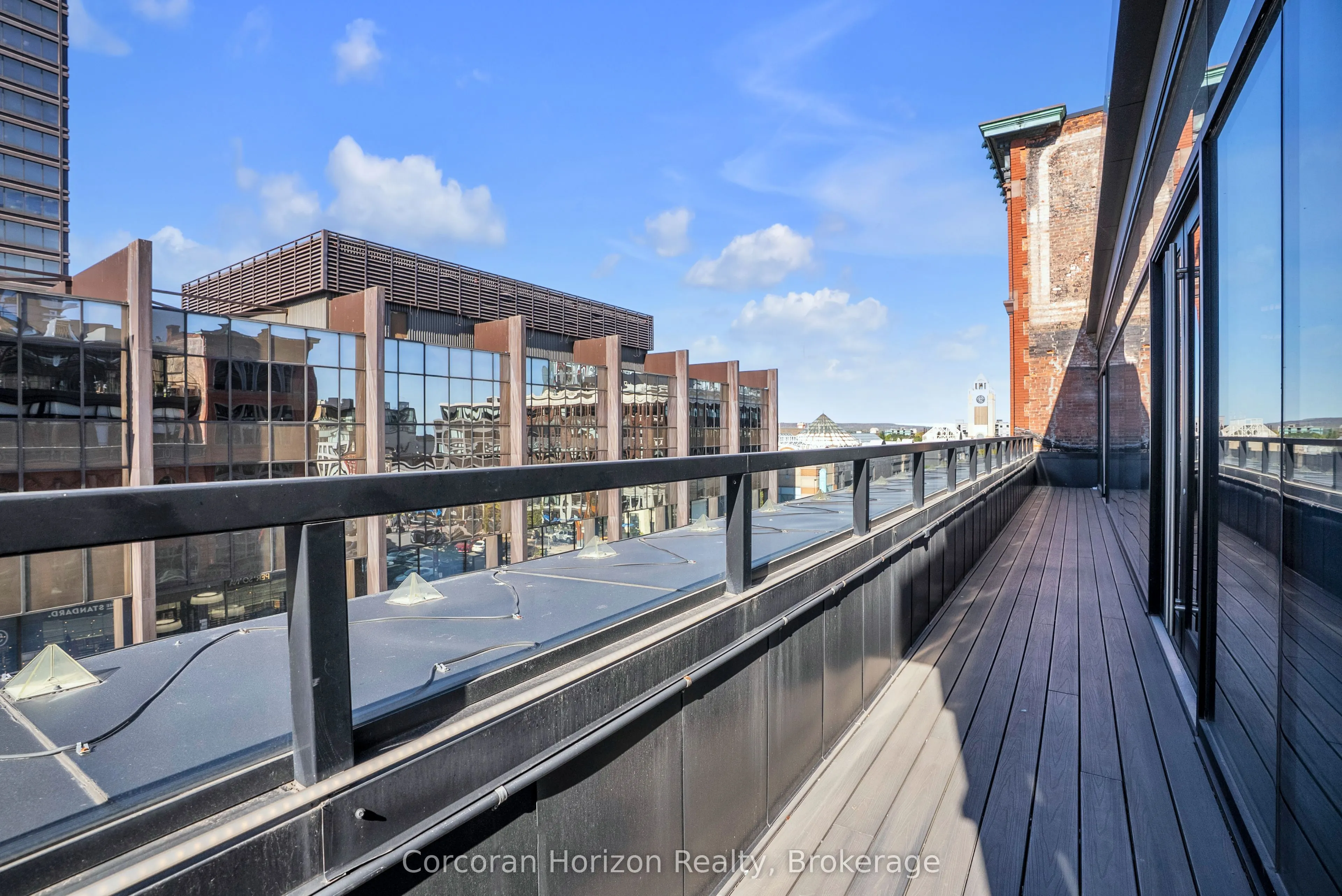 12 JAMES Street N, #402