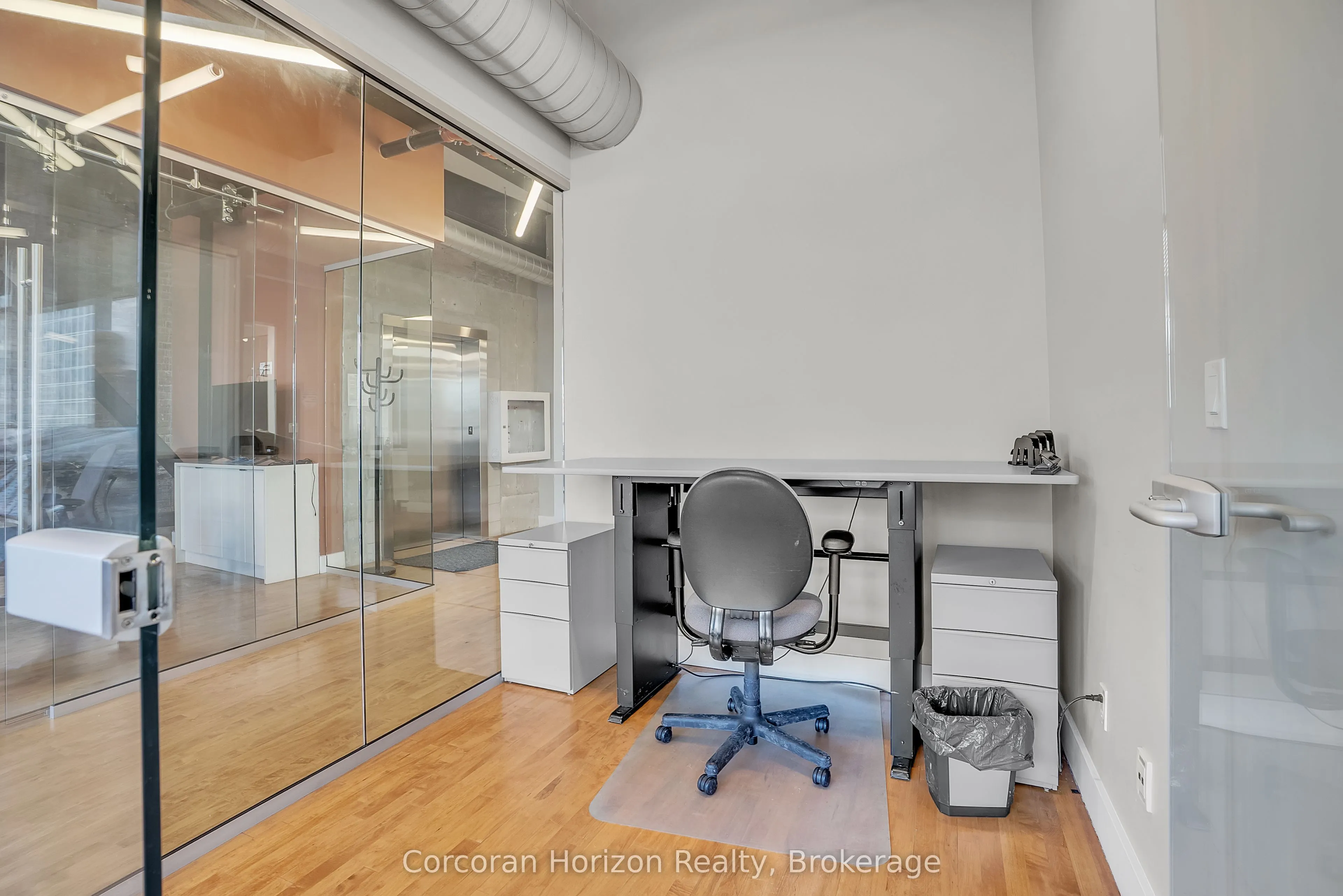 12 JAMES Street N, #402