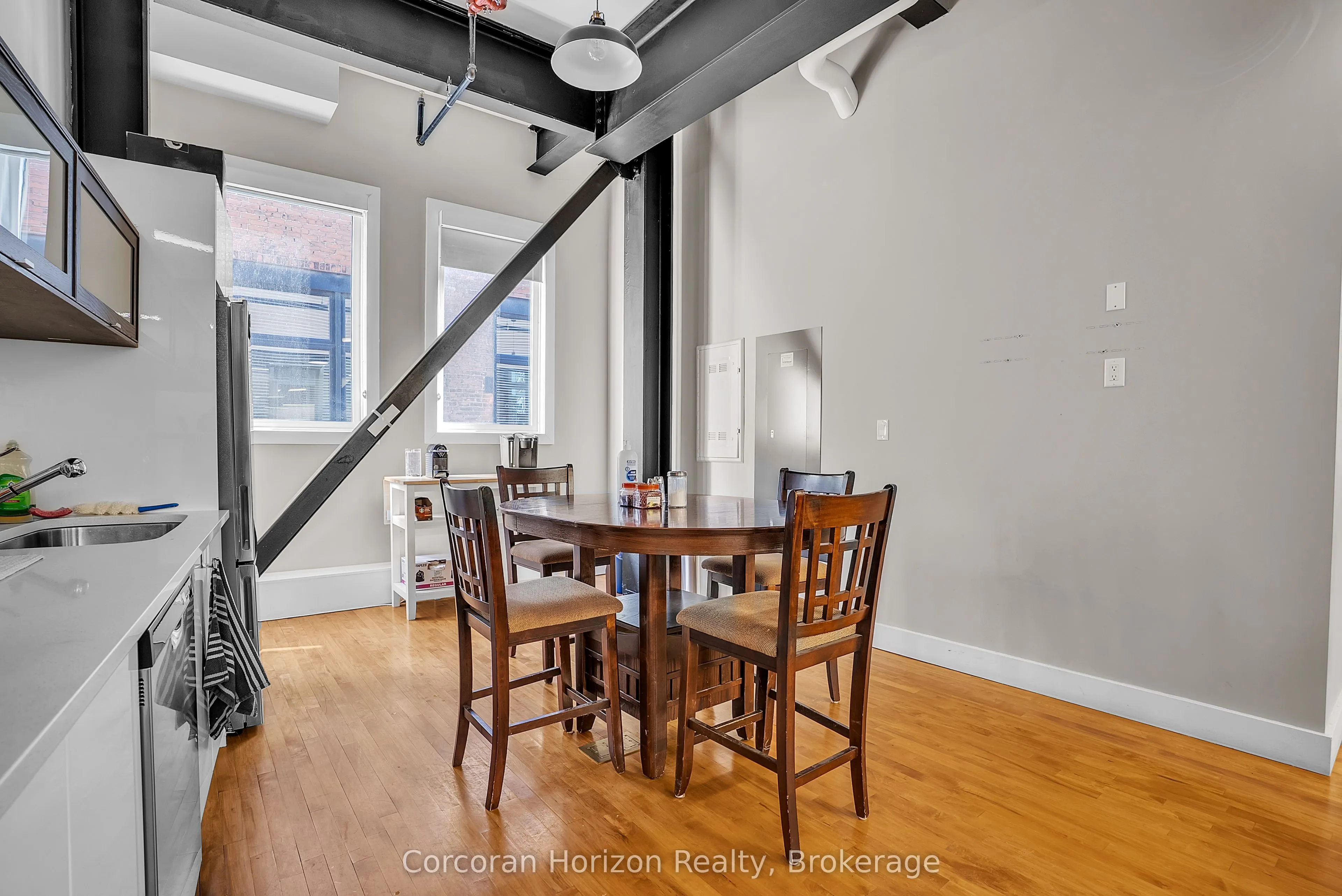 12 JAMES Street N, #402