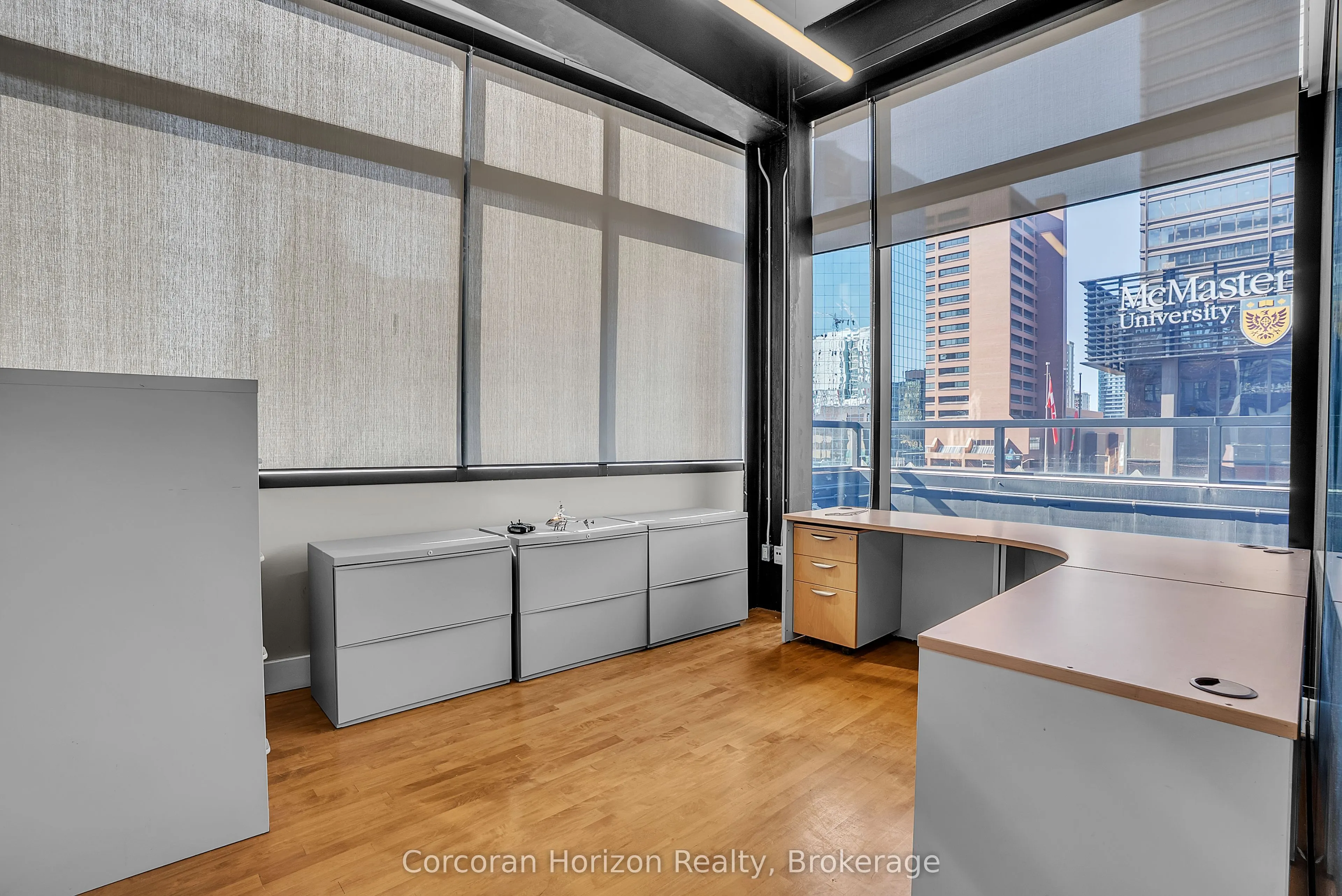 12 JAMES Street N, #402