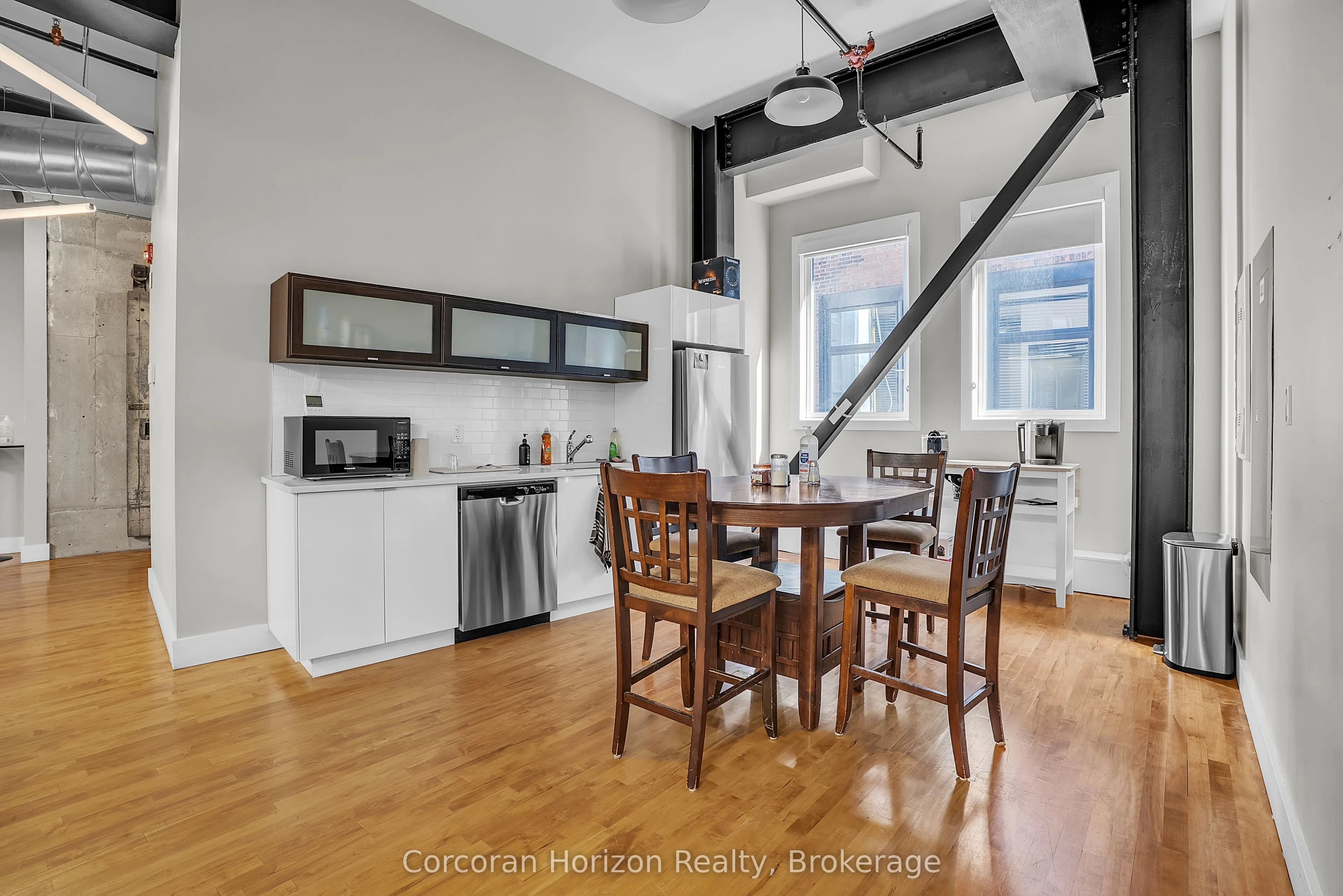 12 JAMES Street N, #402