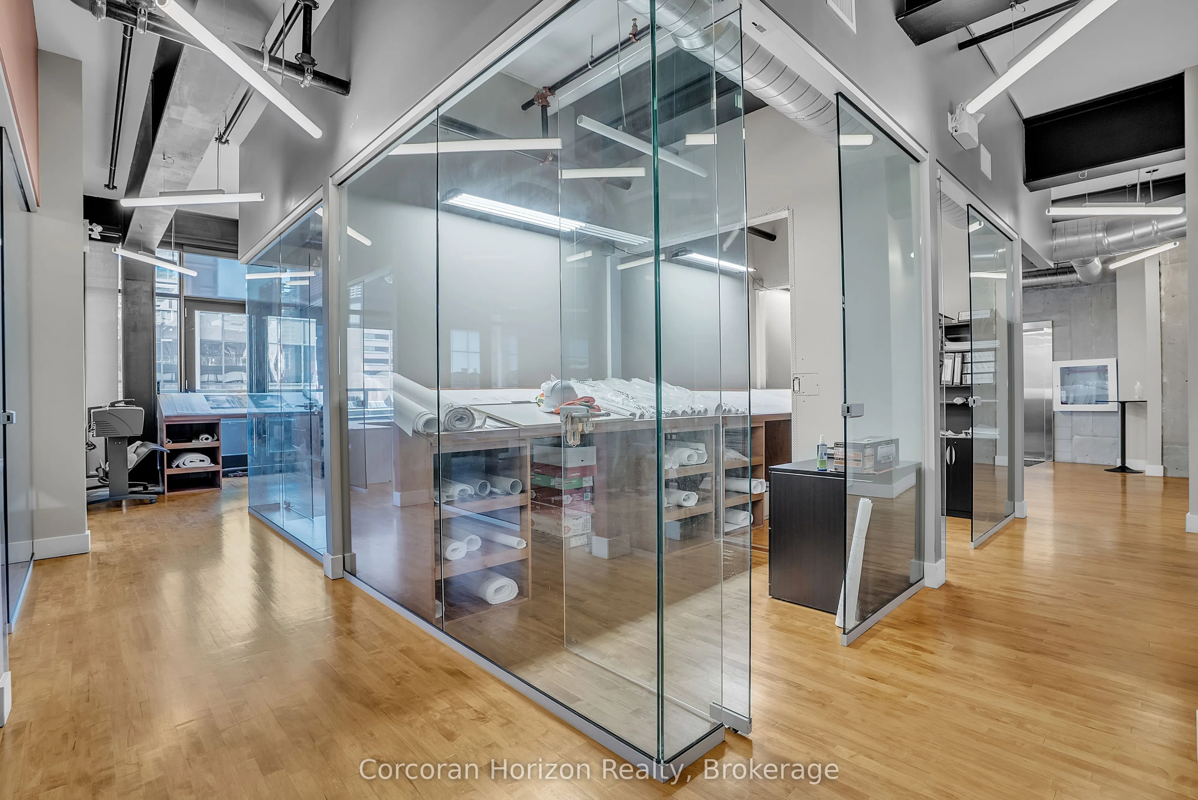 12 JAMES Street N, #402