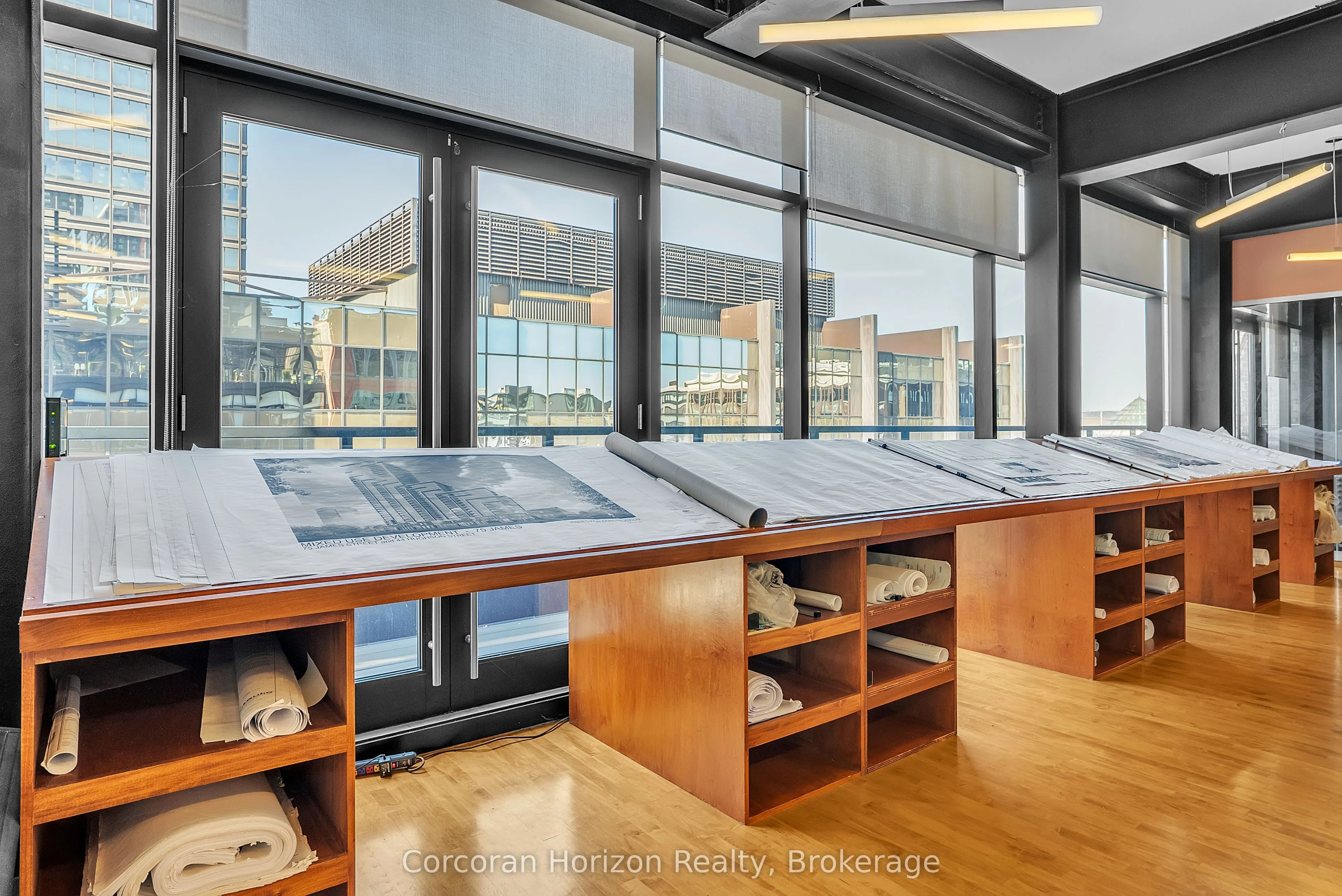 12 JAMES Street N, #402