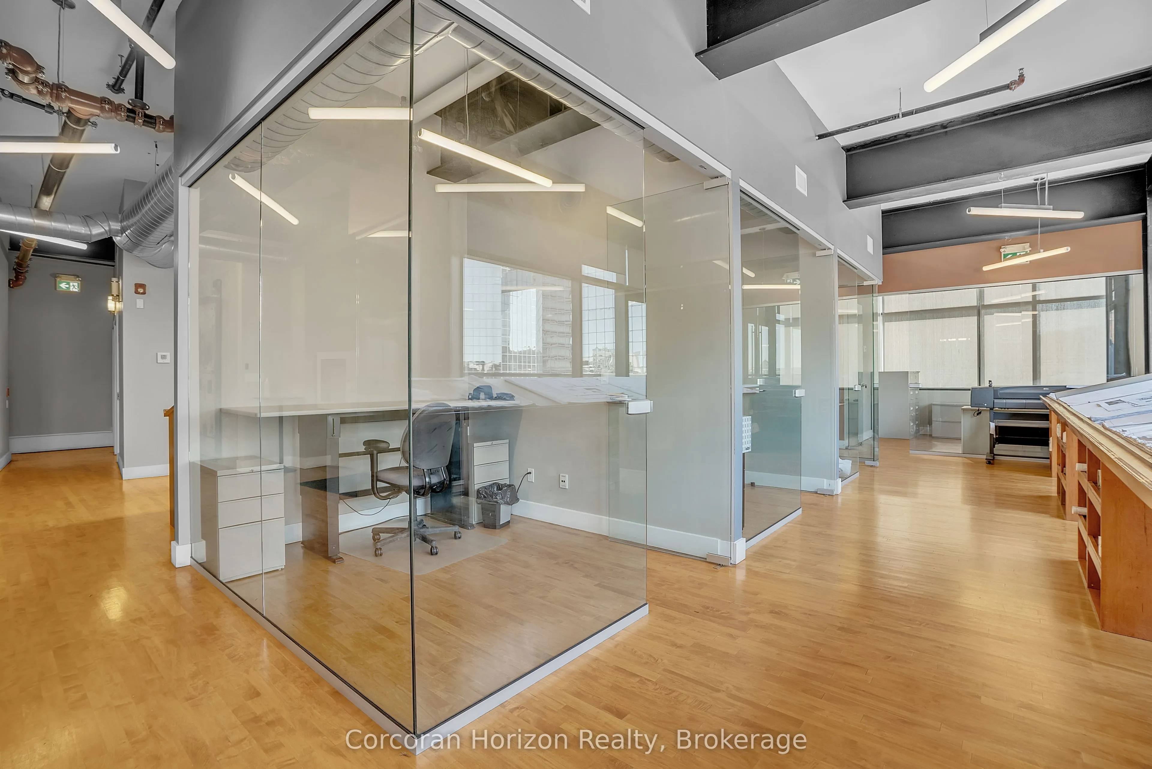 12 JAMES Street N, #402