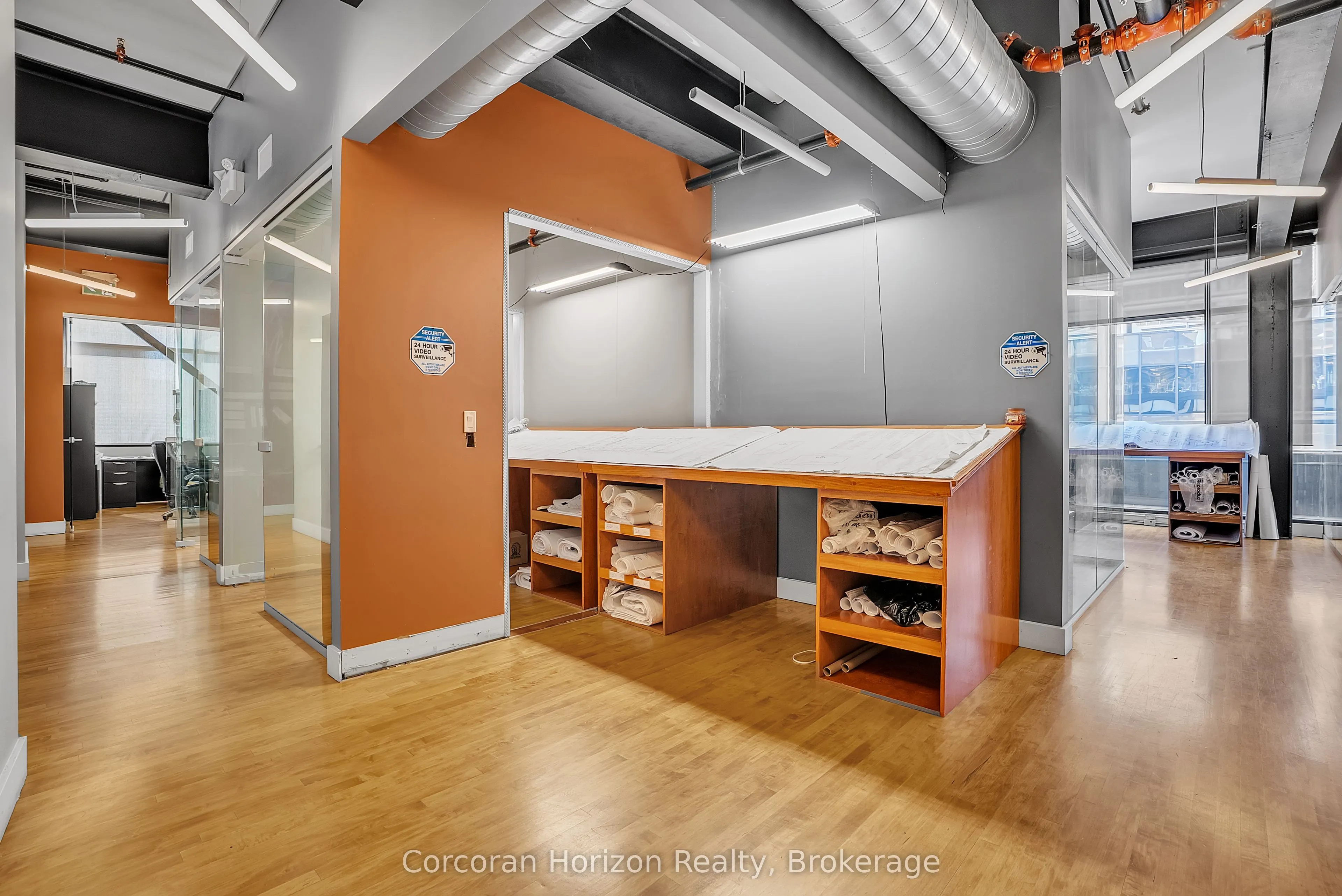 12 JAMES Street N, #402