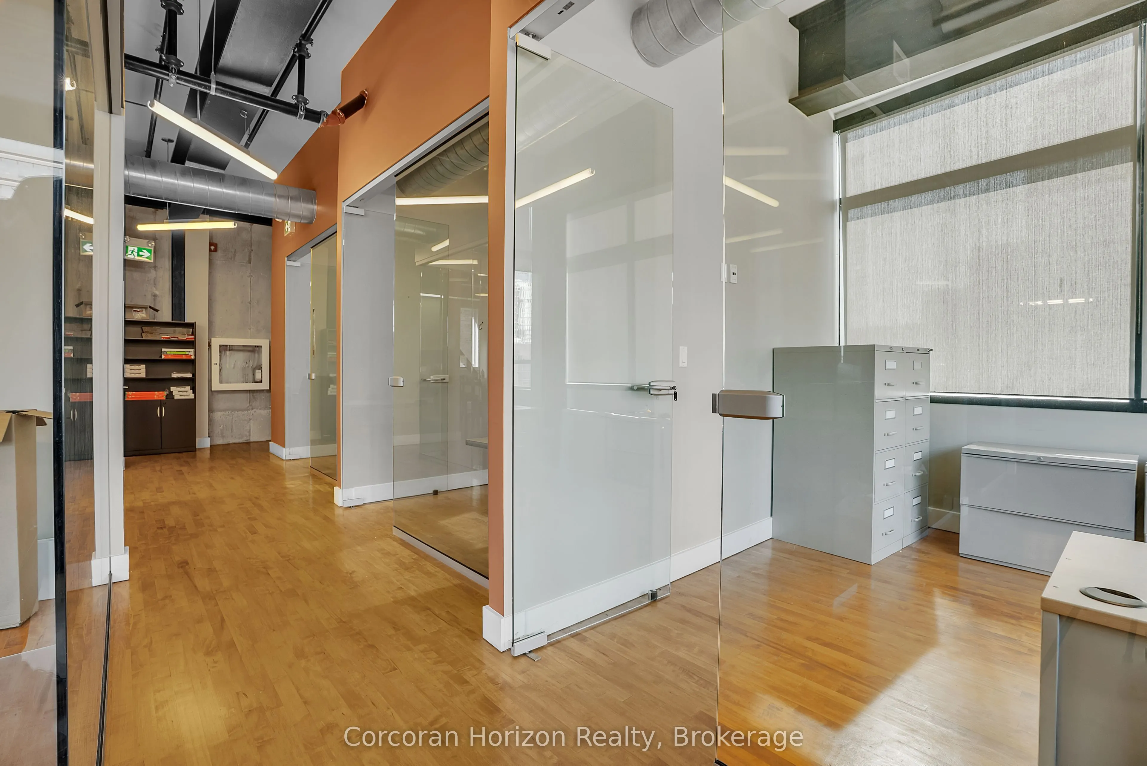 12 JAMES Street N, #402