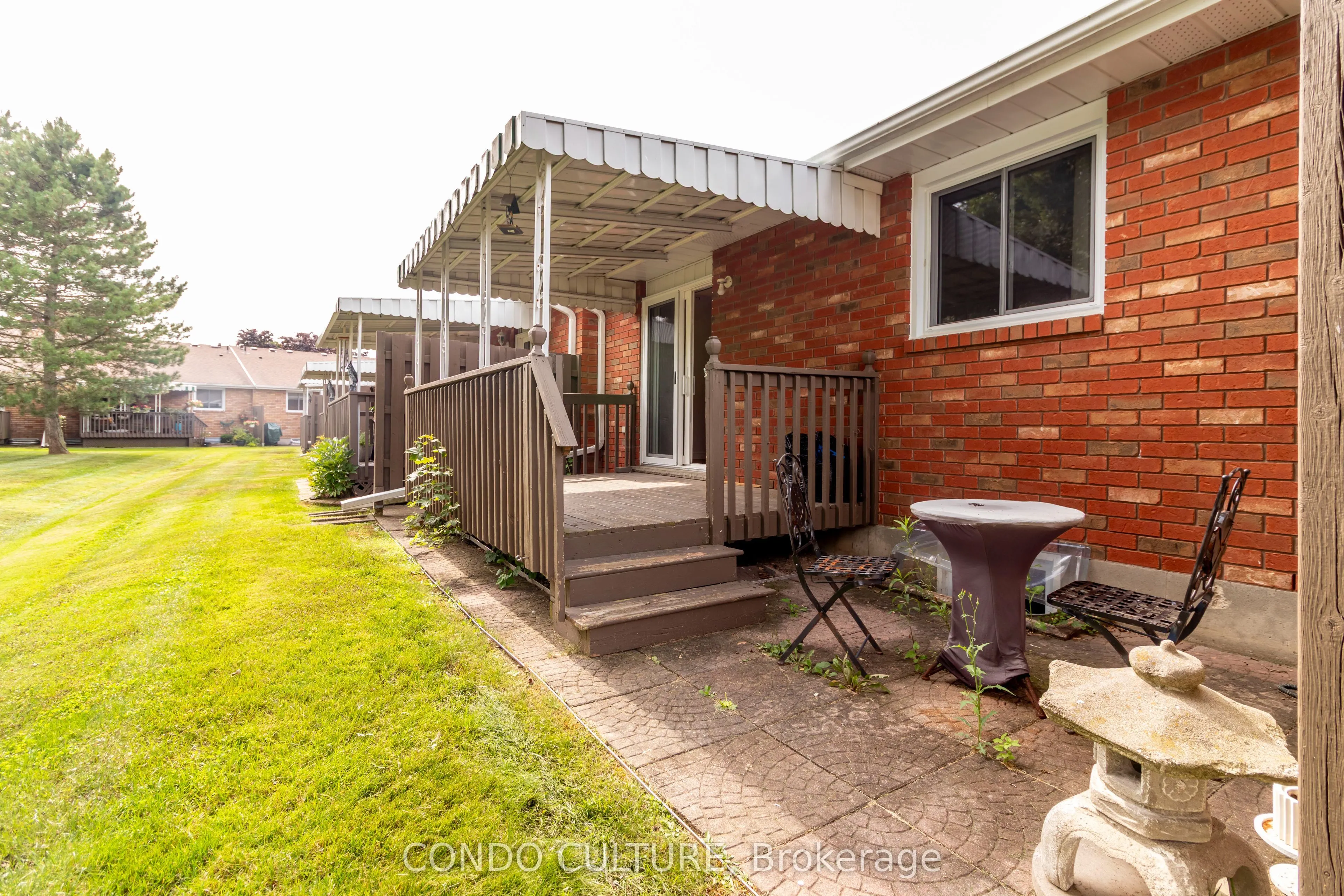 60 Whitlaw Way, #2