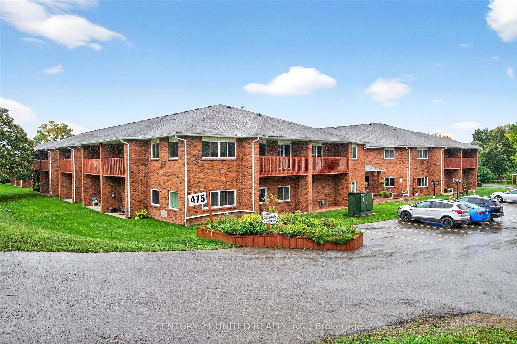 475 Parkhill Road W, #224
