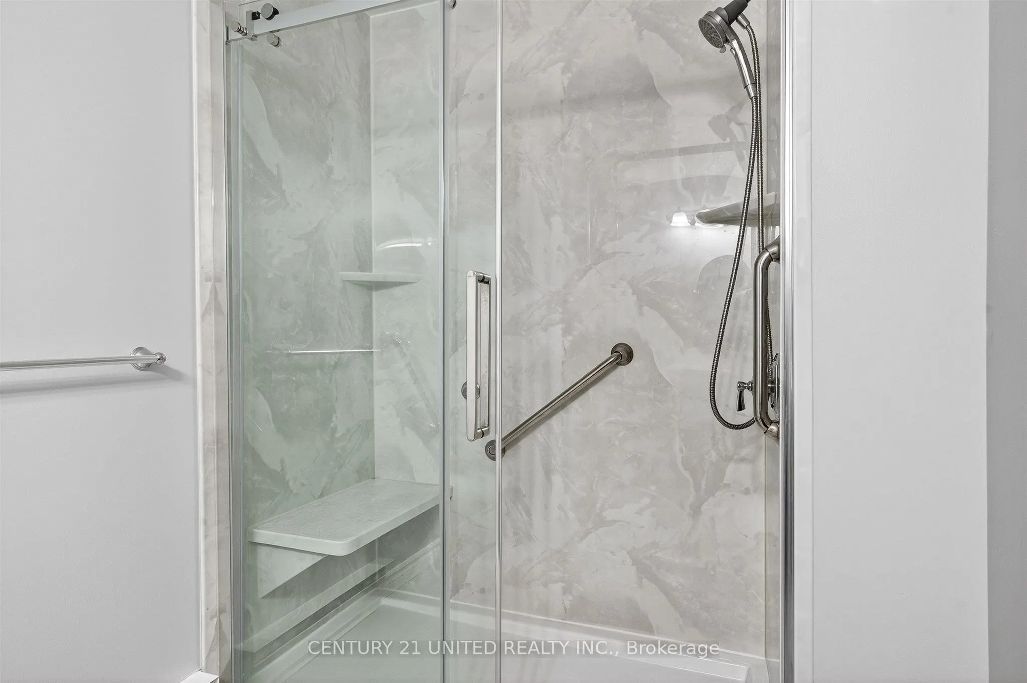 475 Parkhill Road W, #224