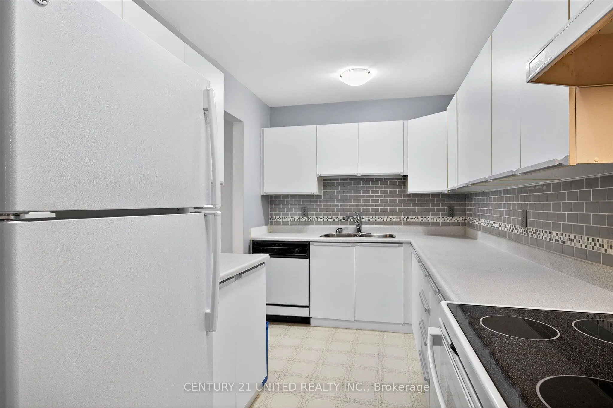 475 Parkhill Road W, #224