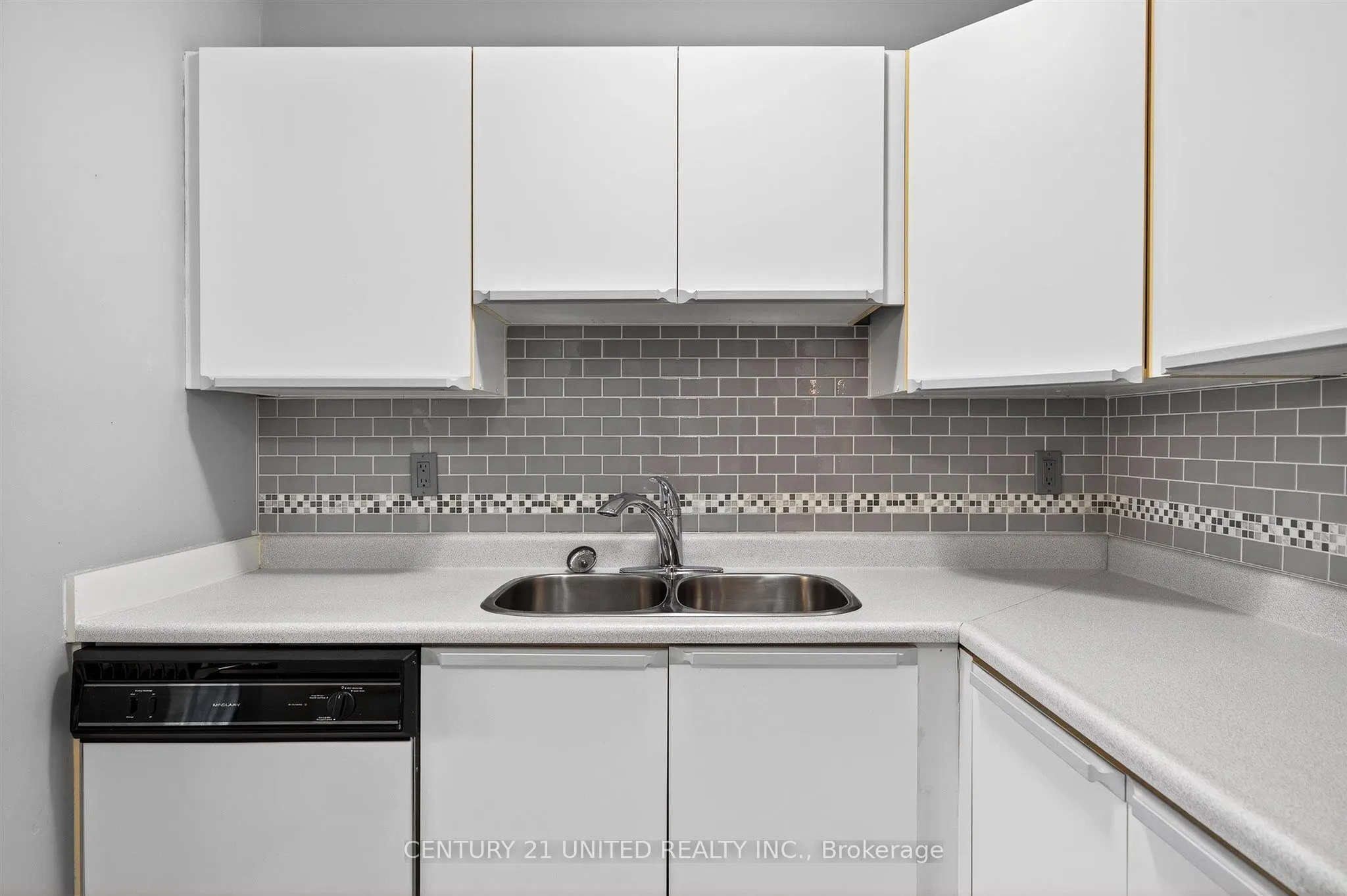 475 Parkhill Road W, #224