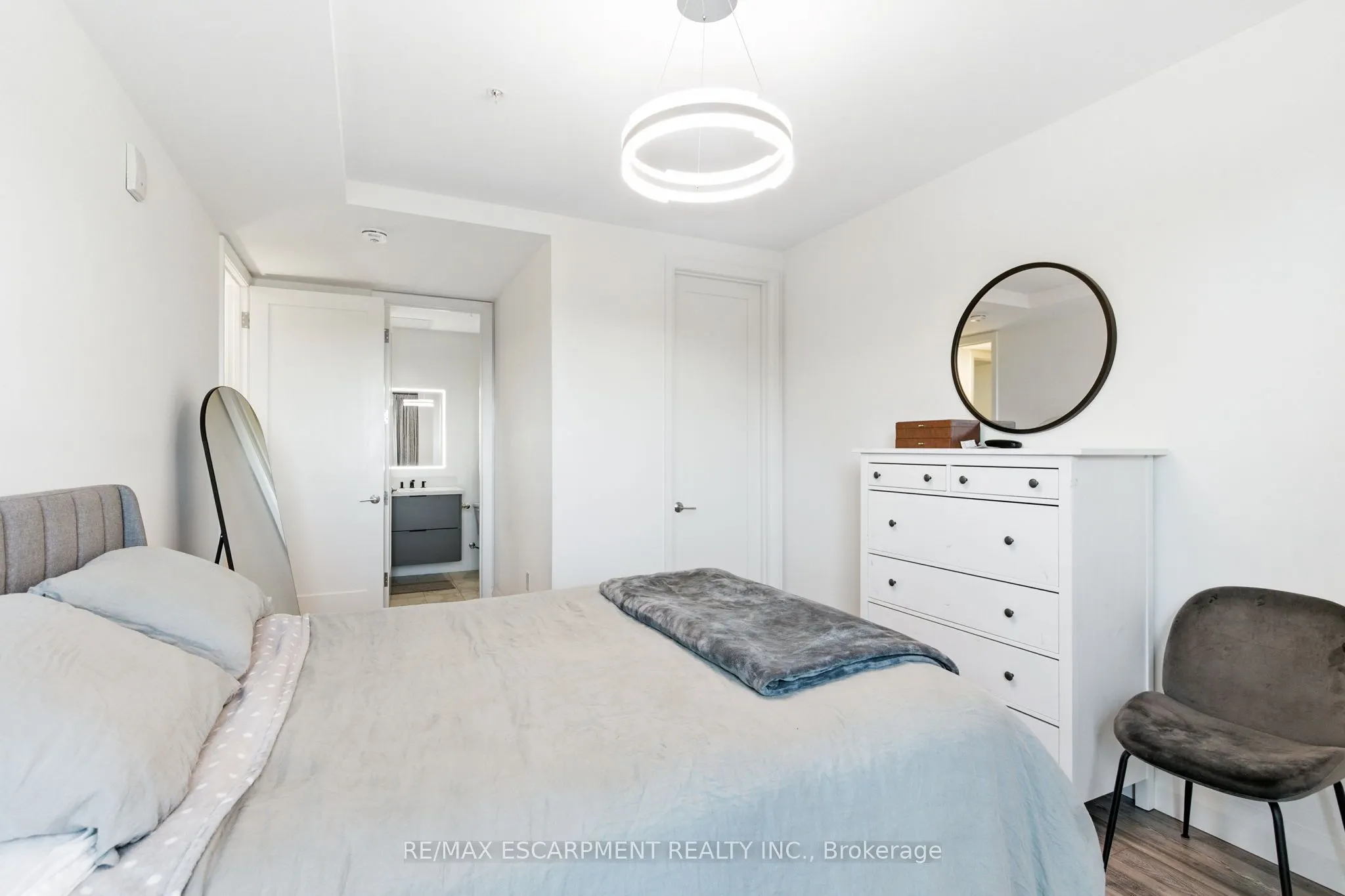 118 King Street E, #523