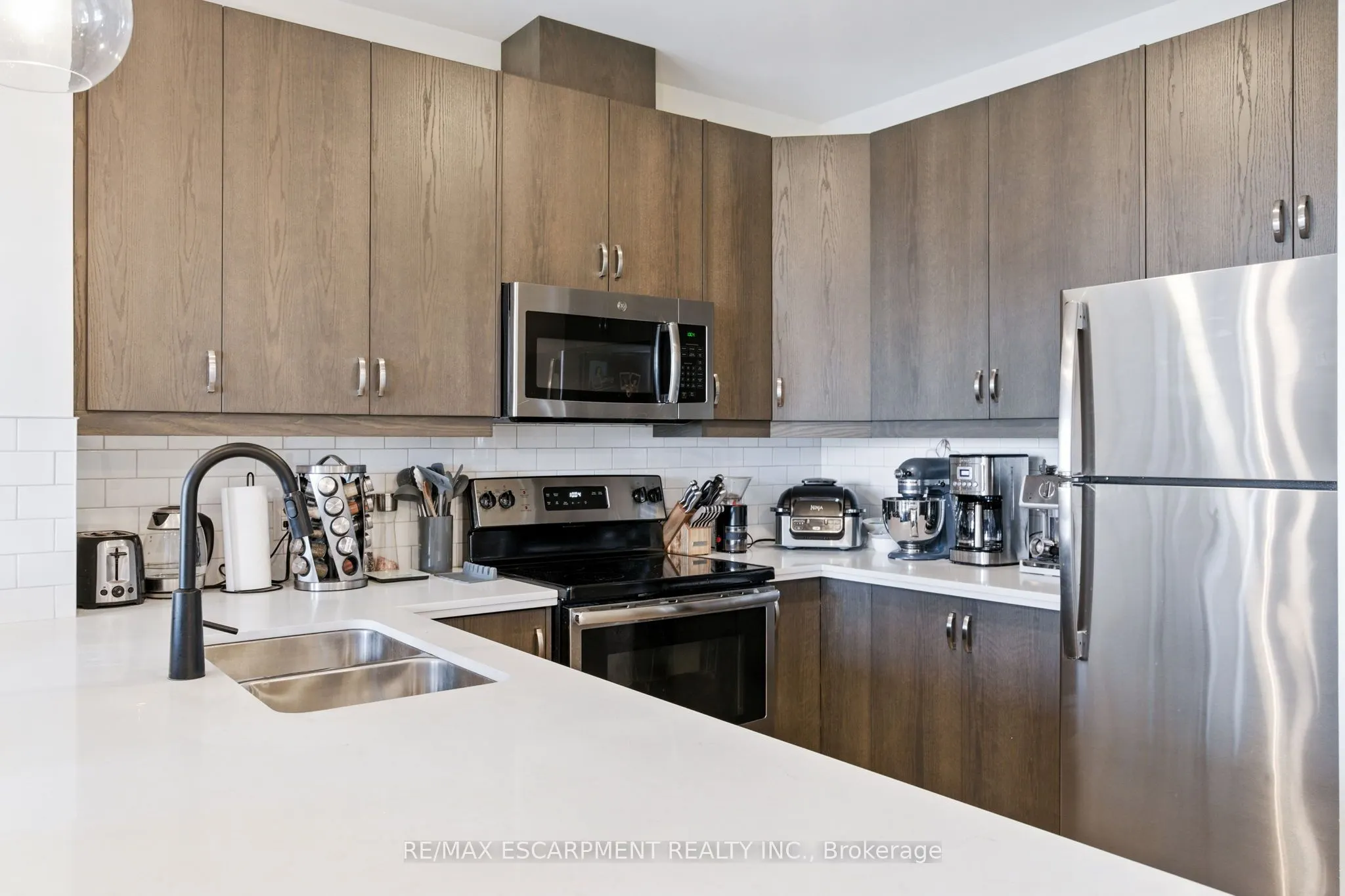 118 King Street E, #523