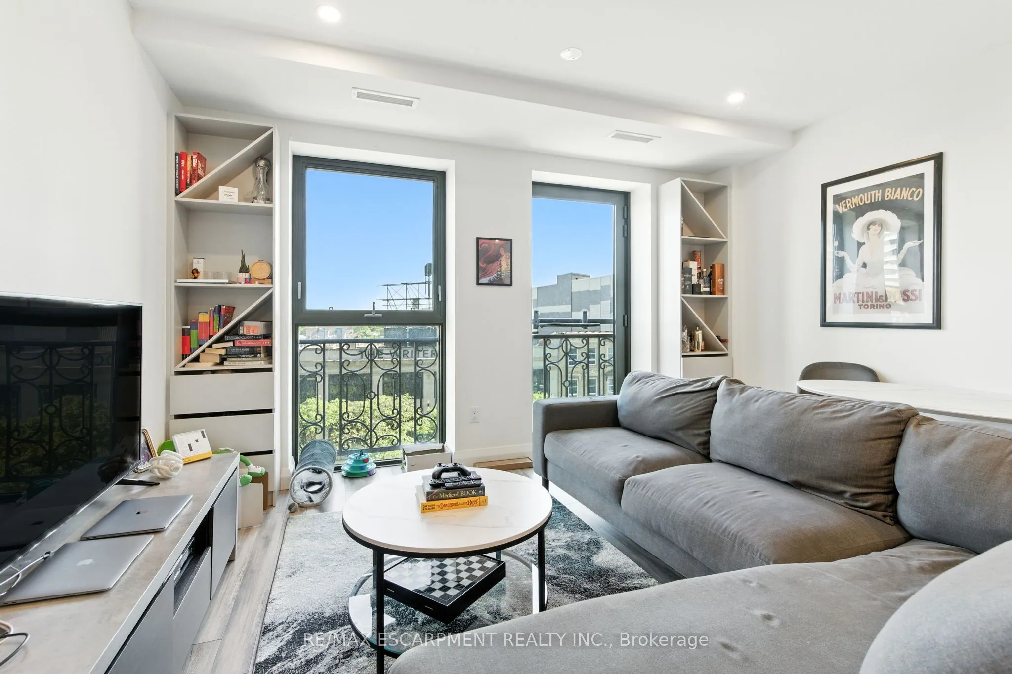 118 King Street E, #523