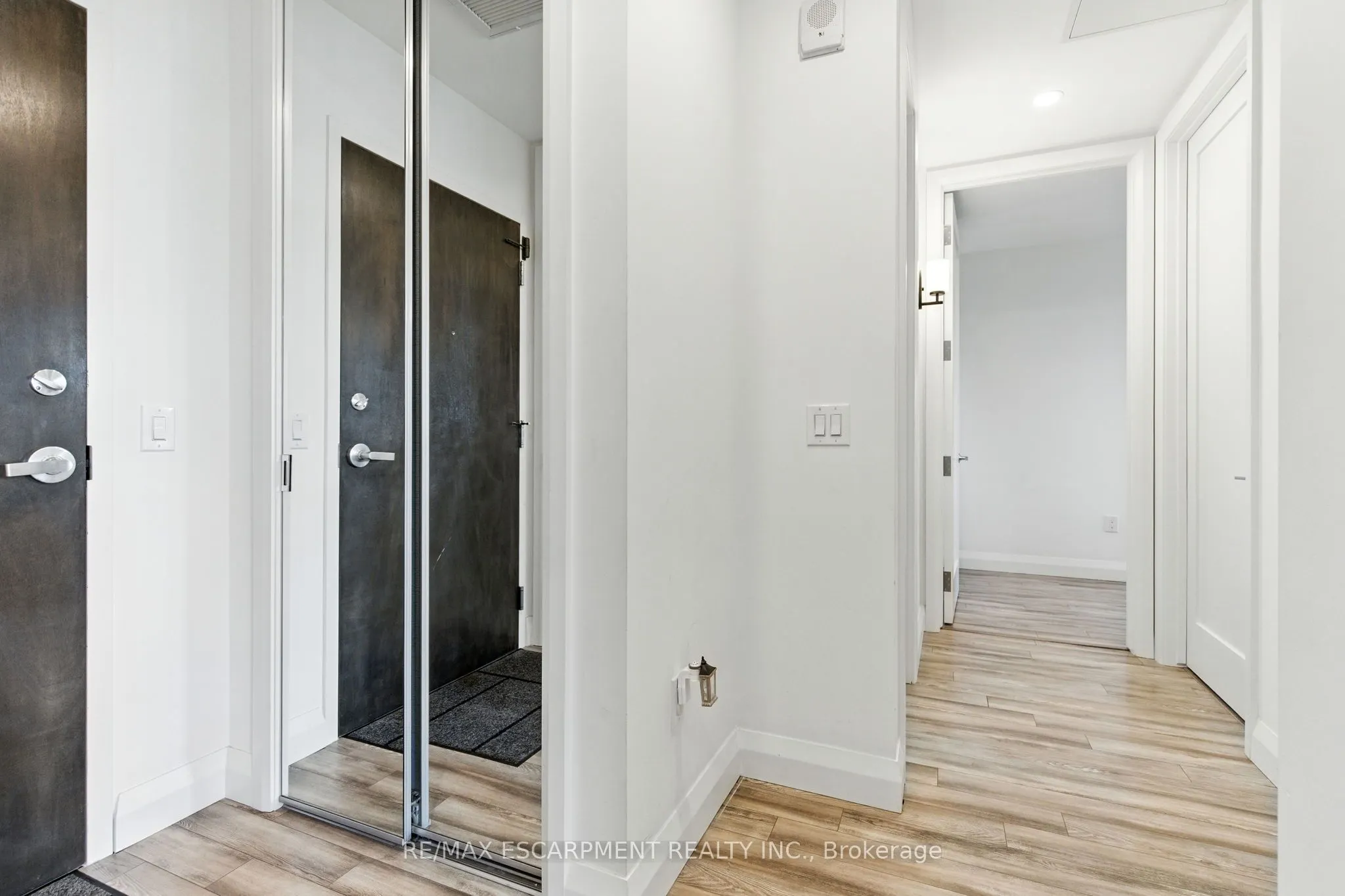 118 King Street E, #523