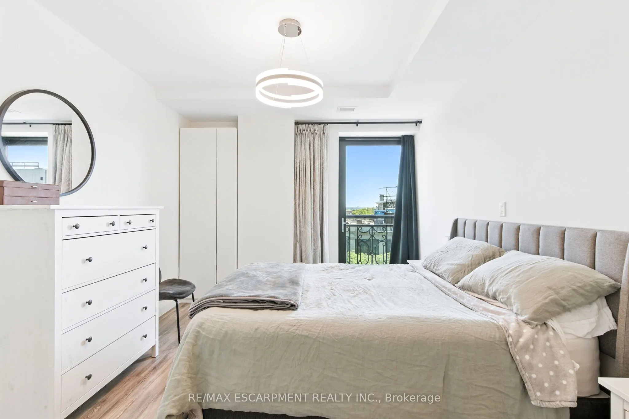 118 King Street E, #523