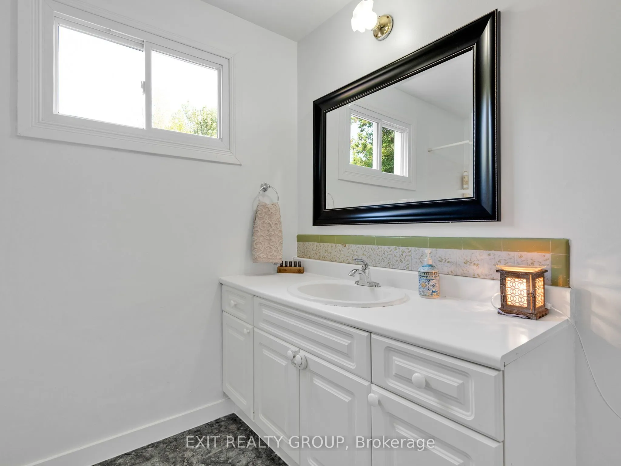 109 Prince Edward Street, #B