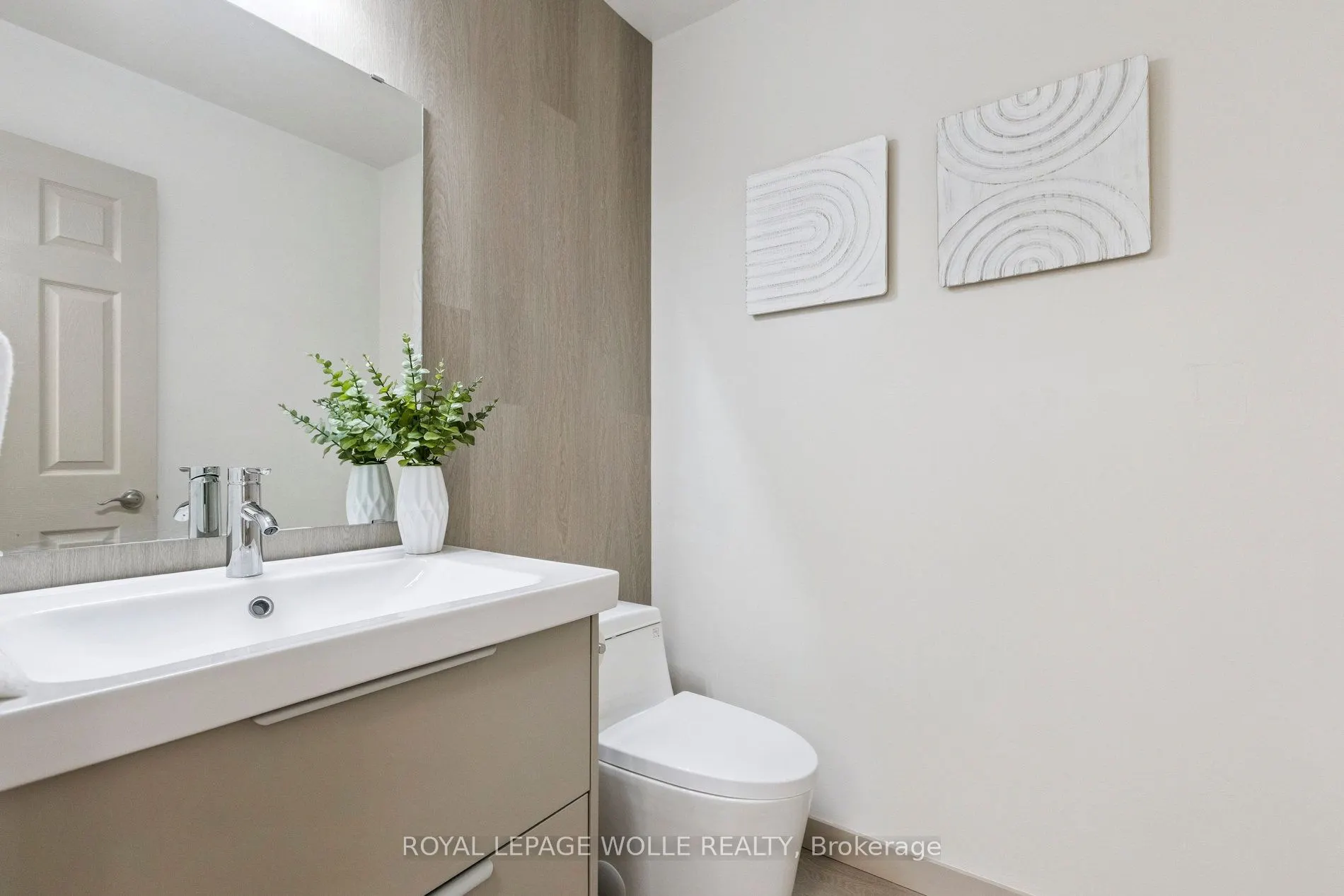 89 Woolwich Street, #27