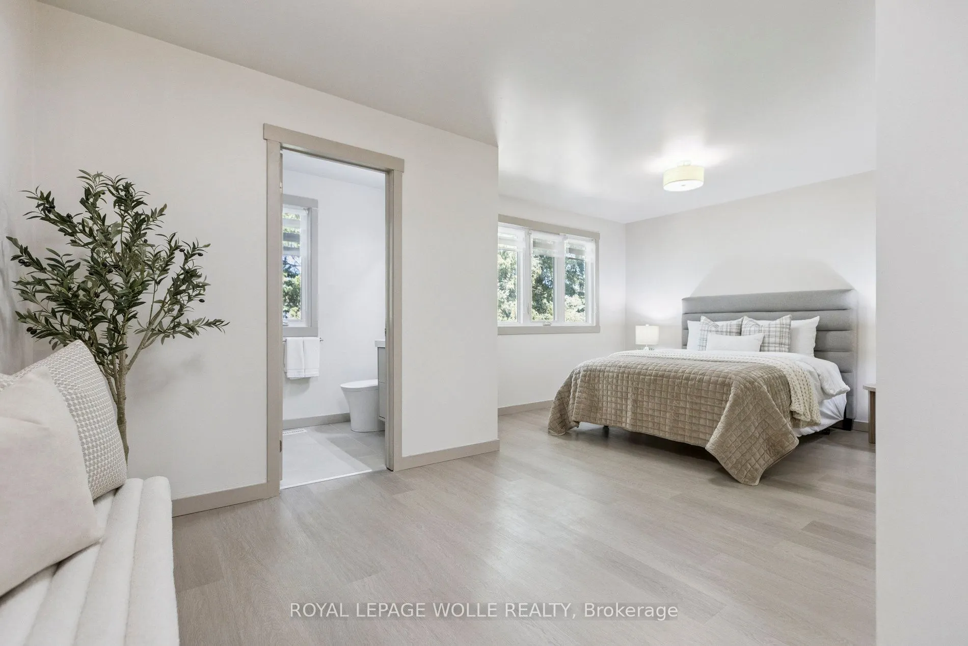 89 Woolwich Street, #27