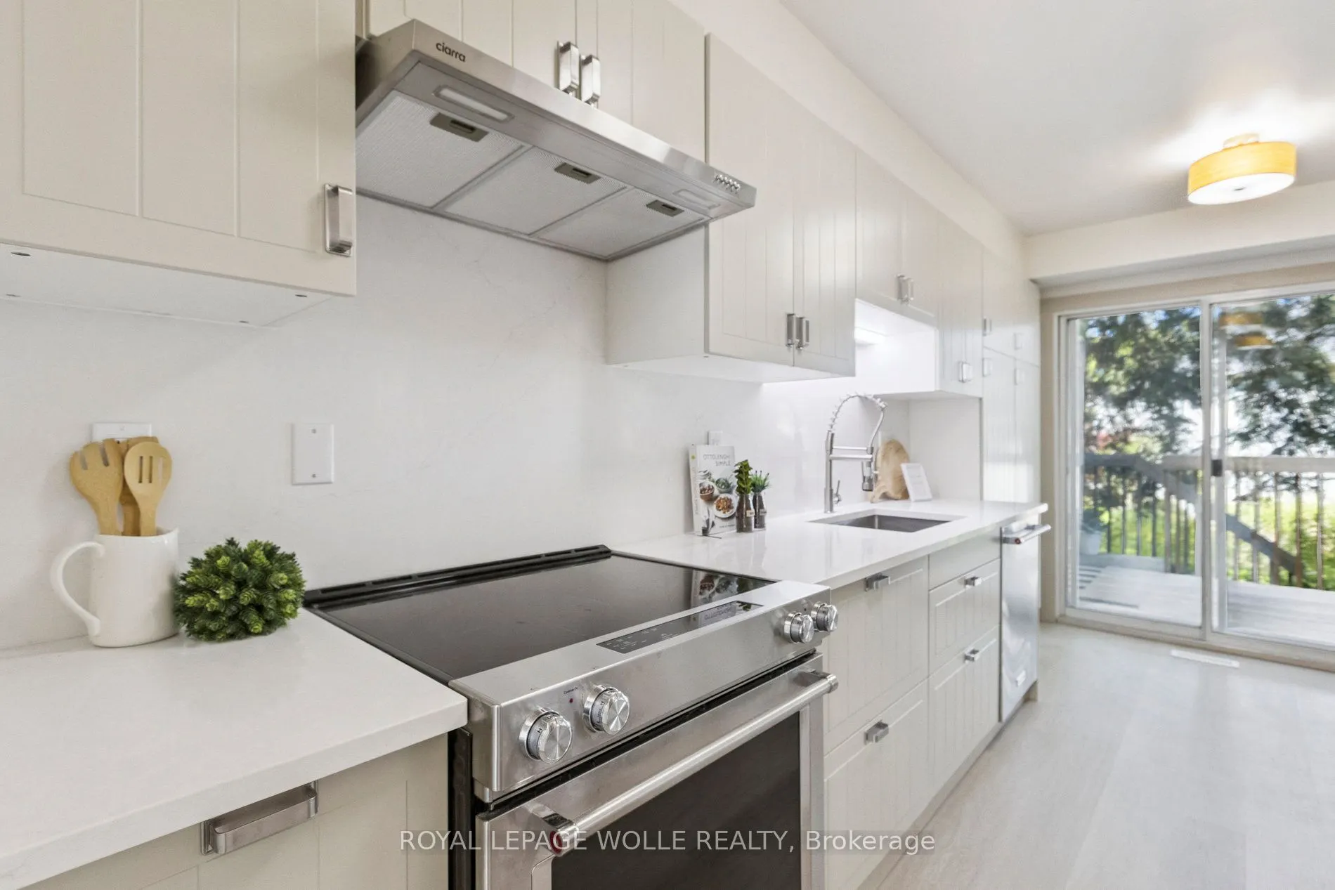 89 Woolwich Street, #27