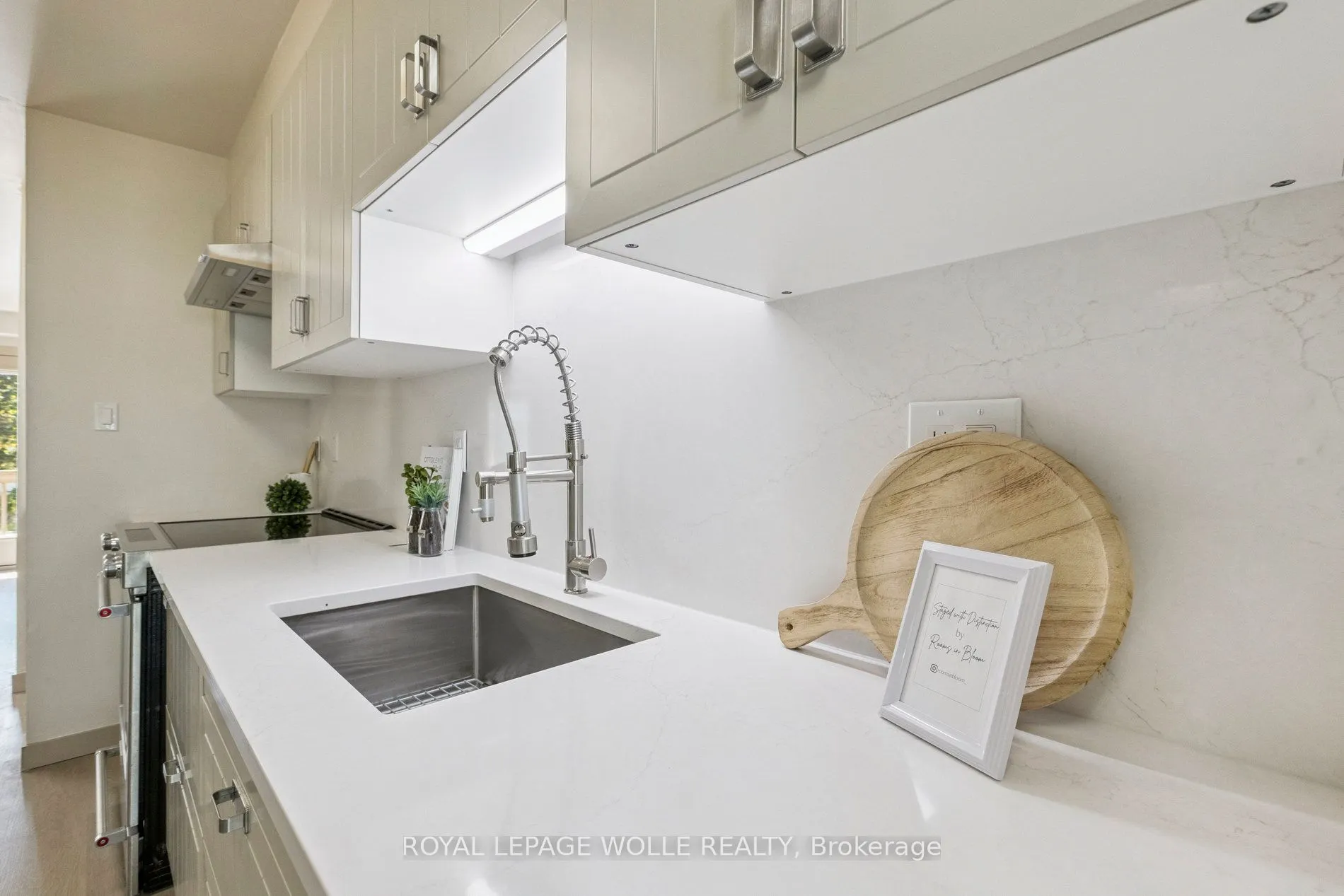 89 Woolwich Street, #27