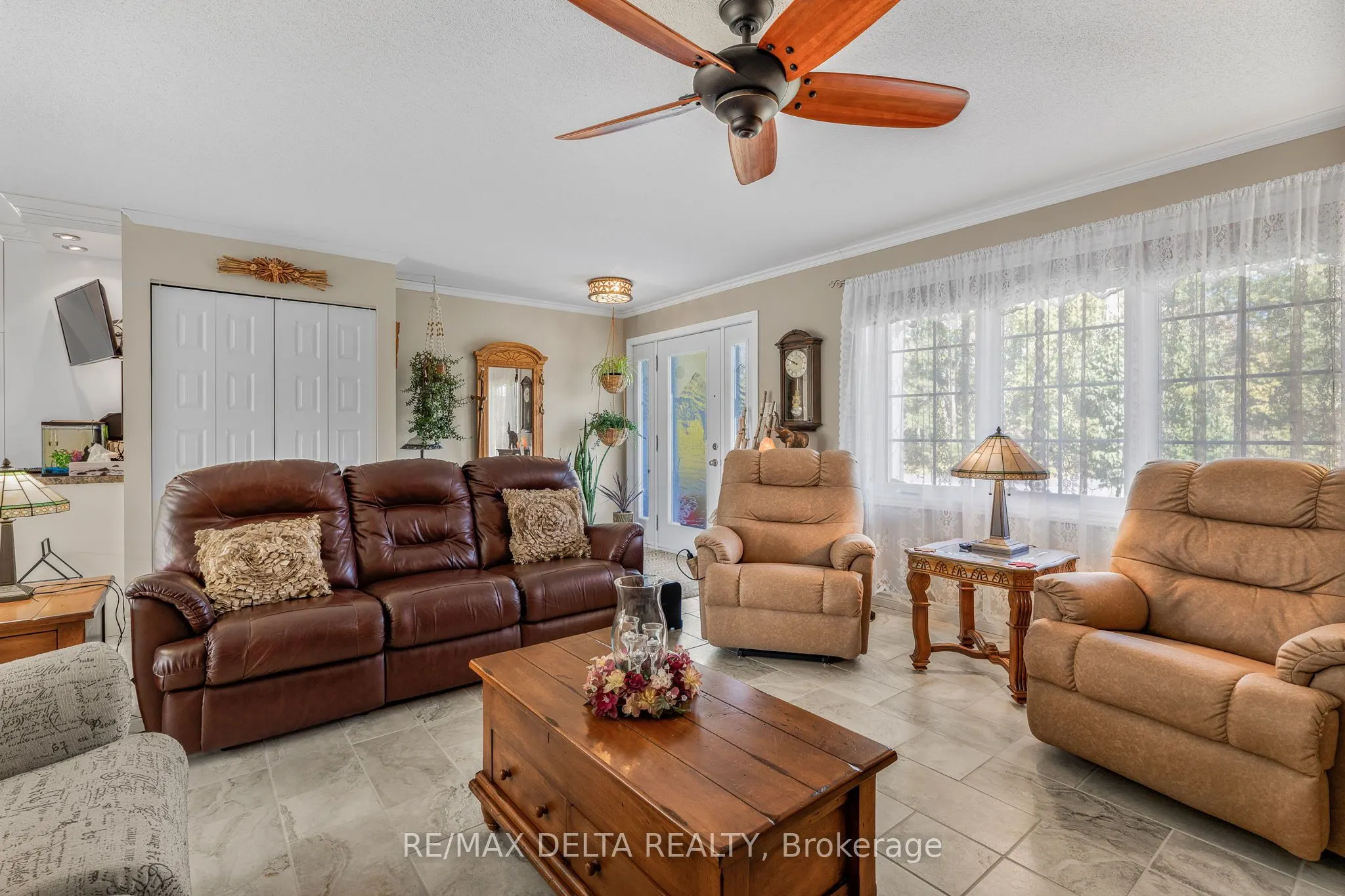 990 Concession 1 Concession