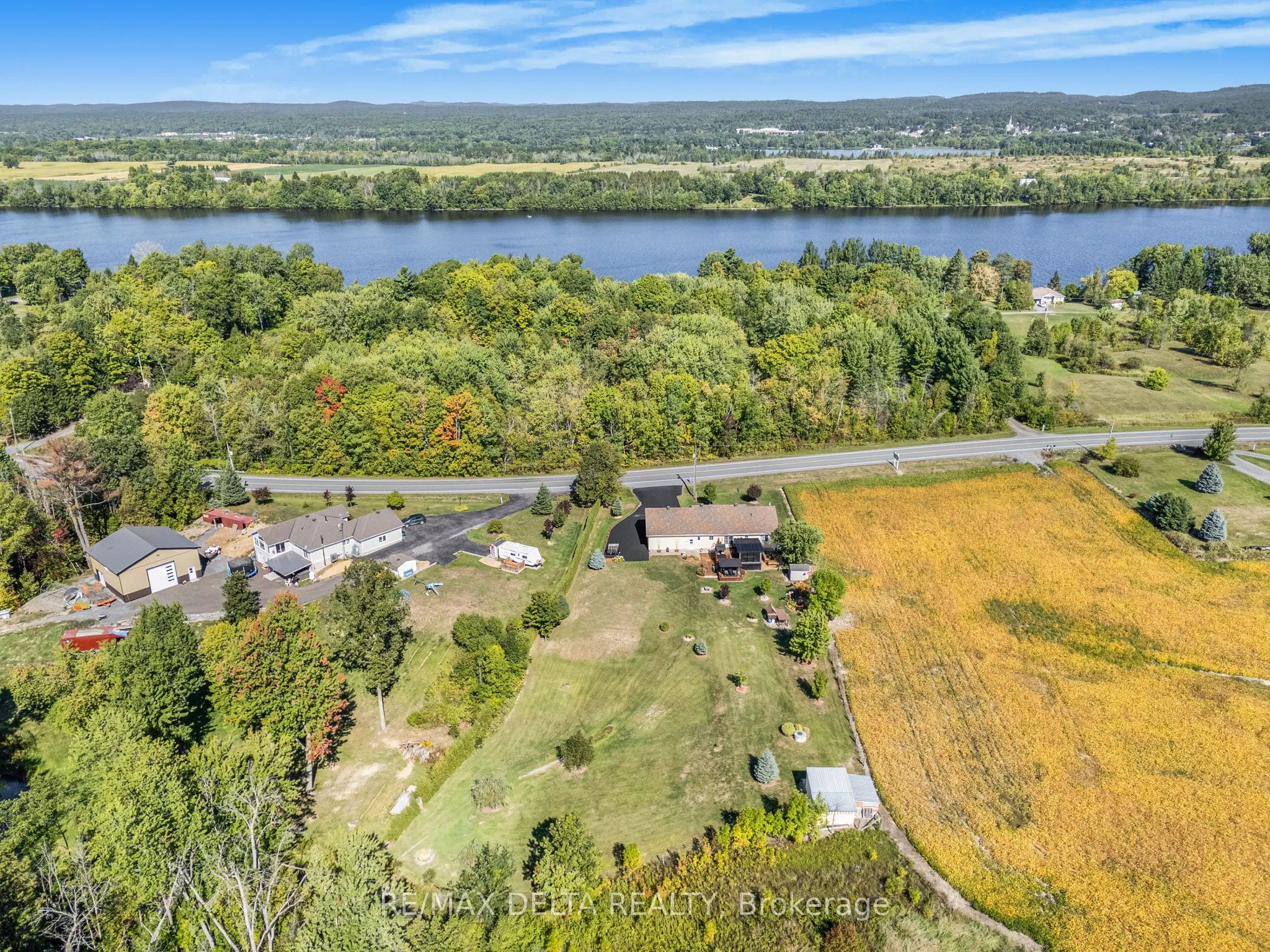 990 Concession 1 Concession