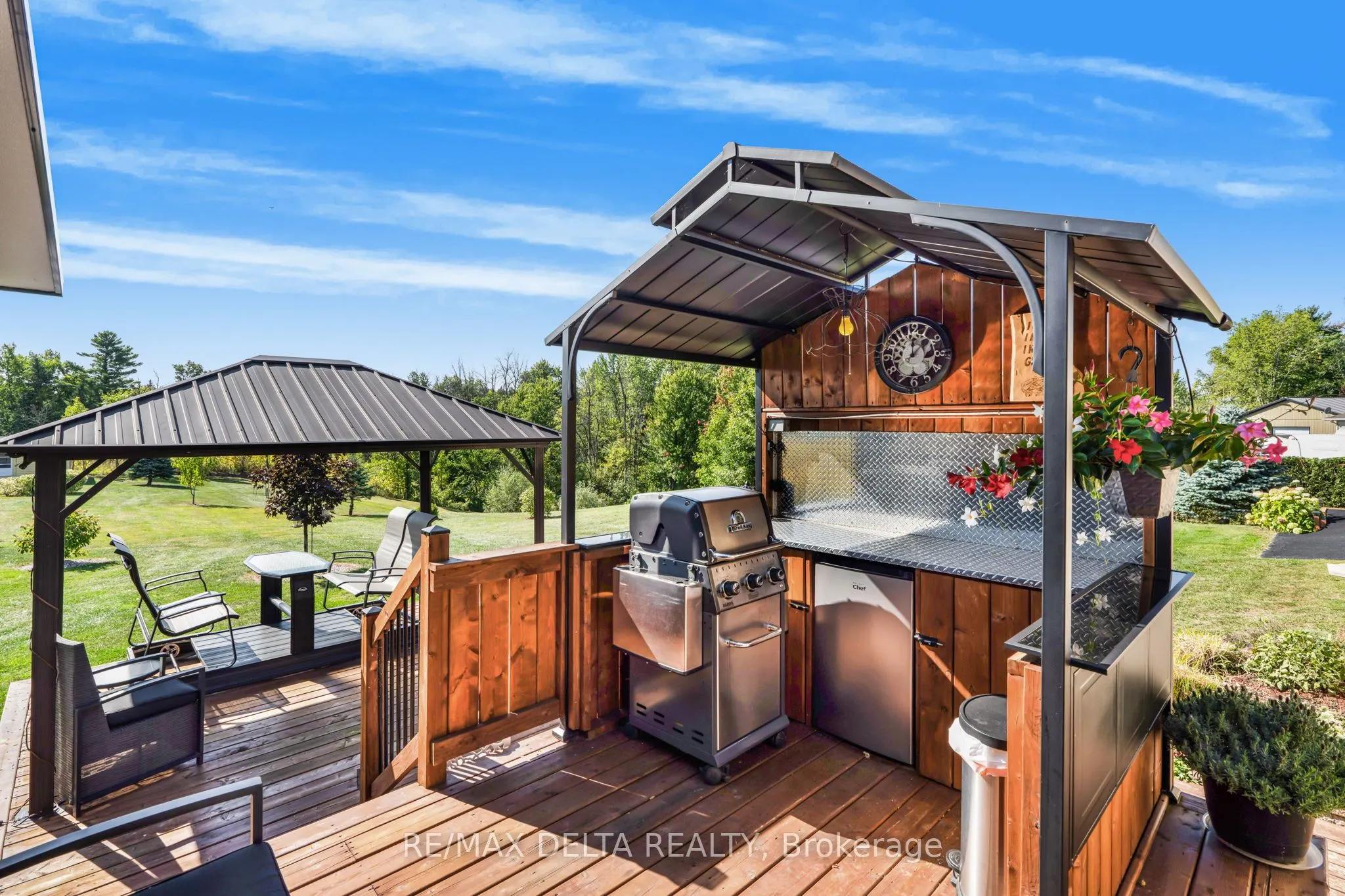 990 Concession 1 Concession