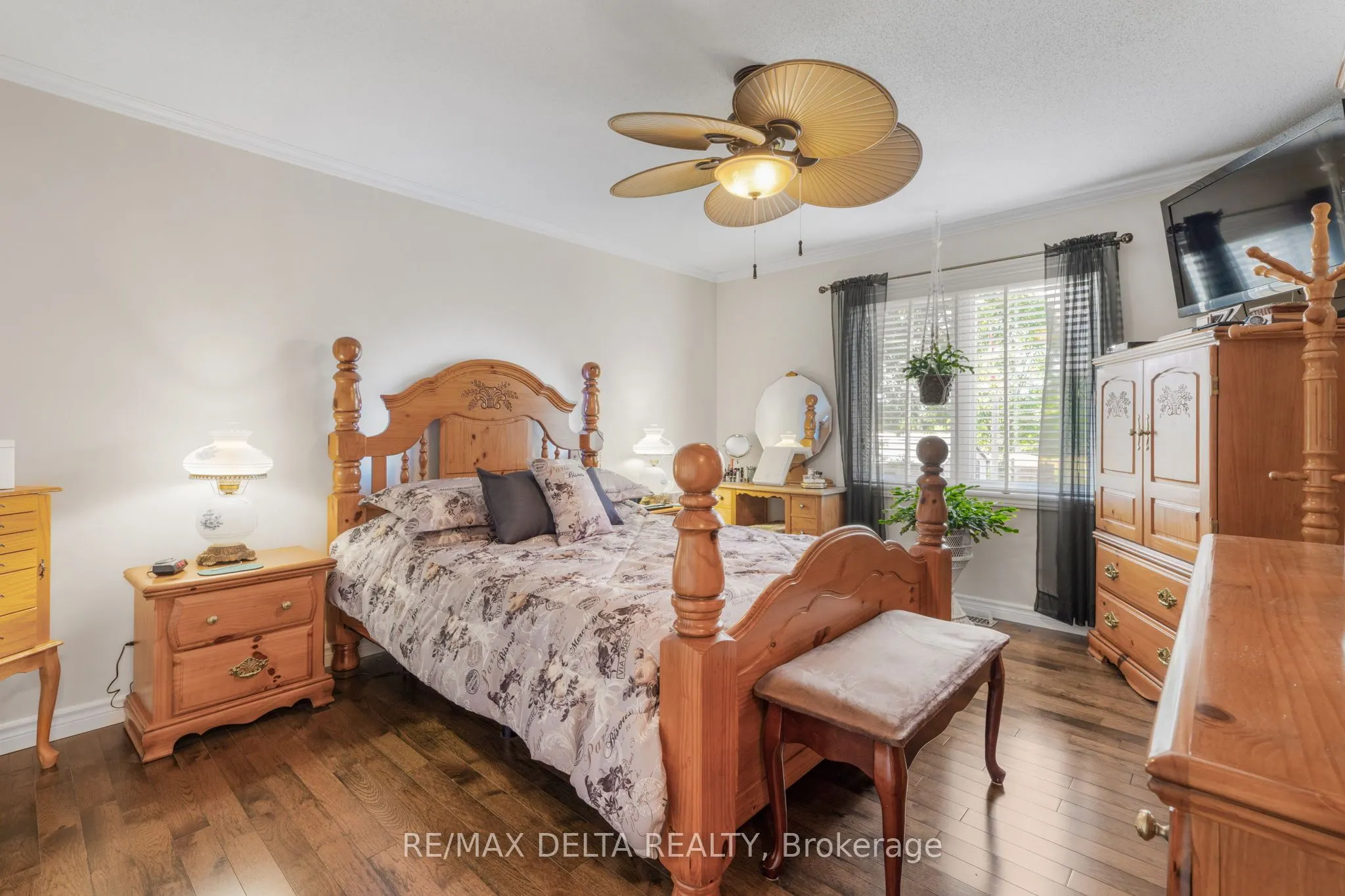 990 Concession 1 Concession