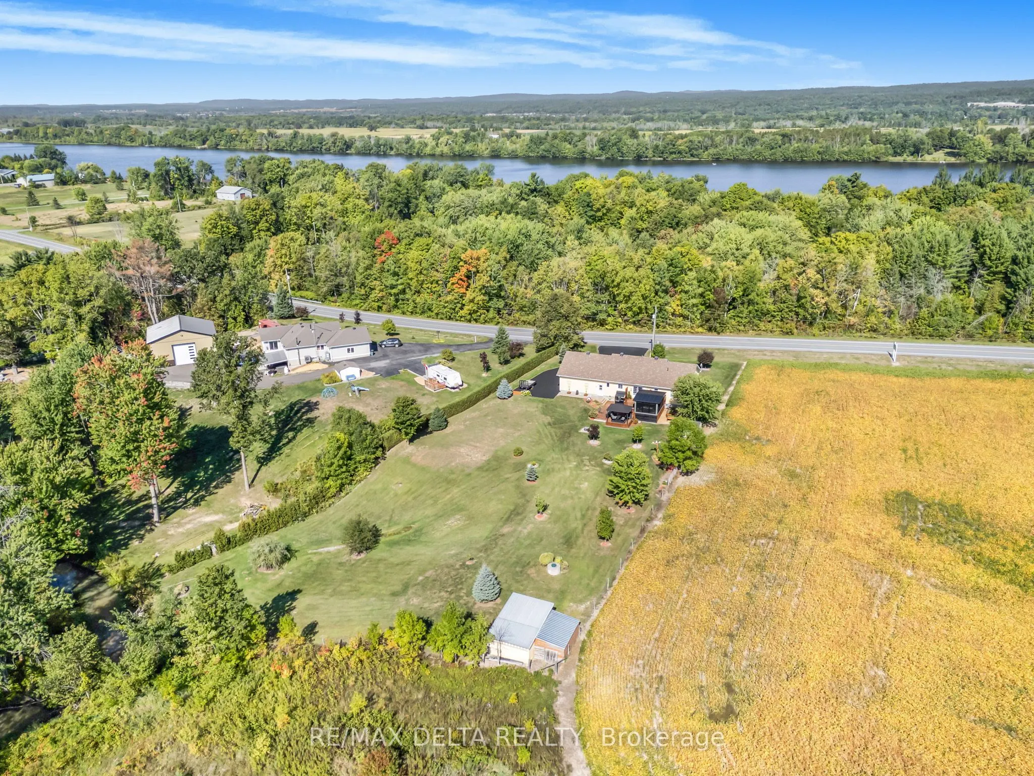 990 Concession 1 Concession