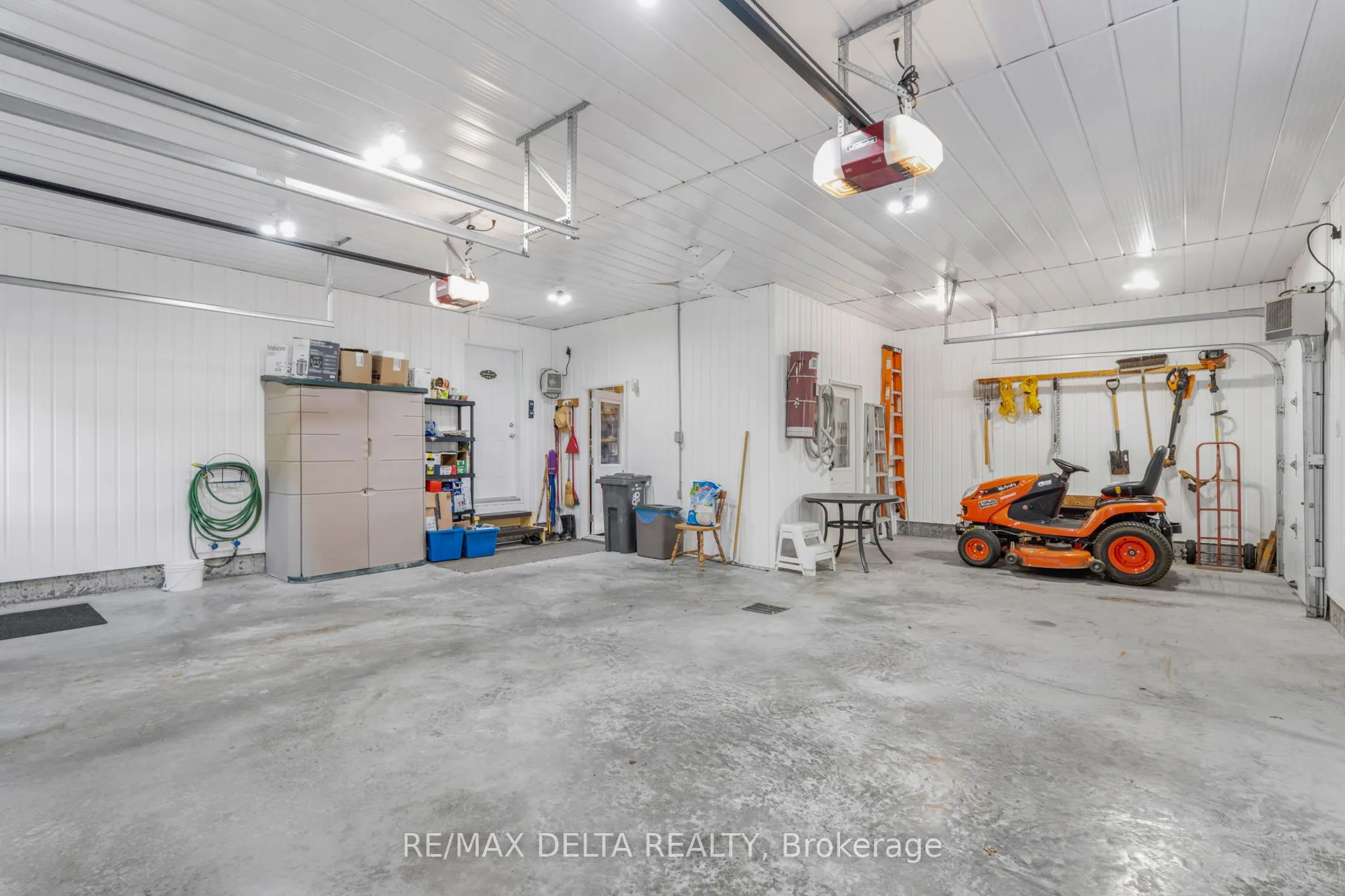 990 Concession 1 Concession