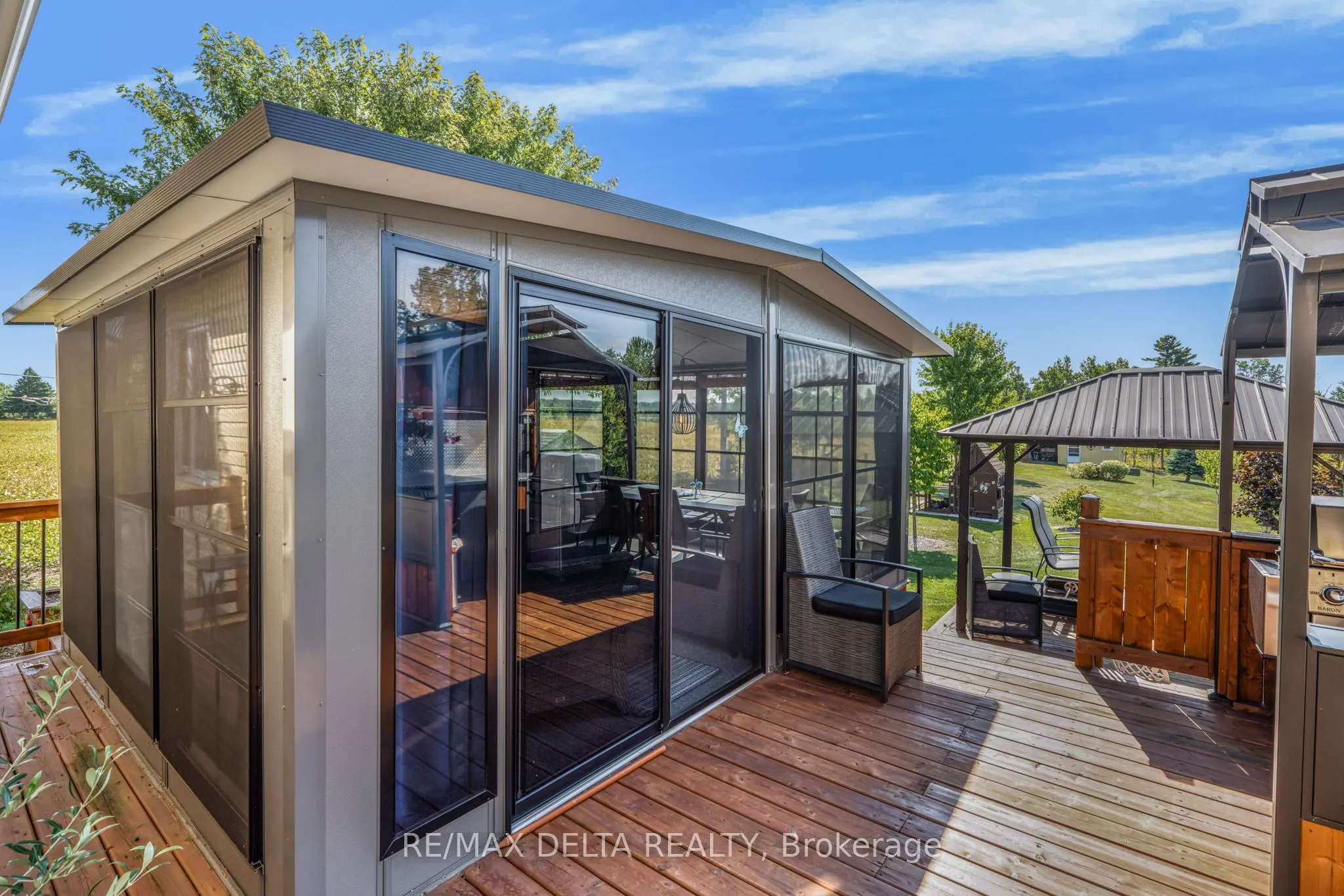 990 Concession 1 Concession