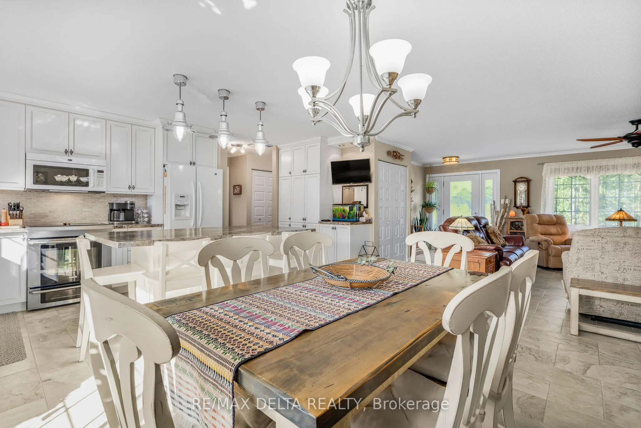 990 Concession 1 Concession