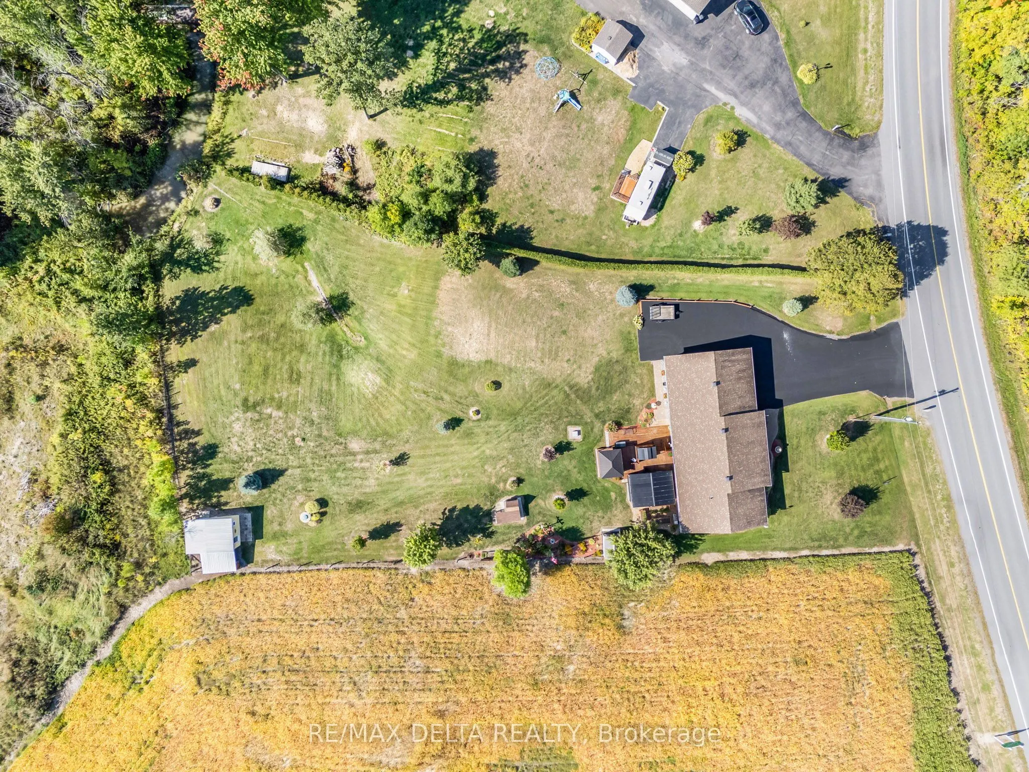 990 Concession 1 Concession