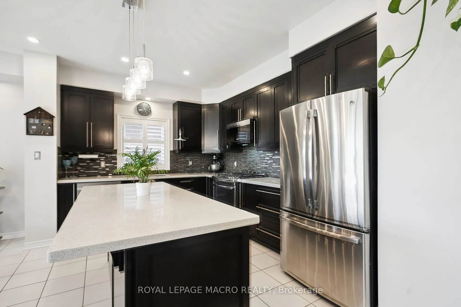 80 Bellroyal Crescent