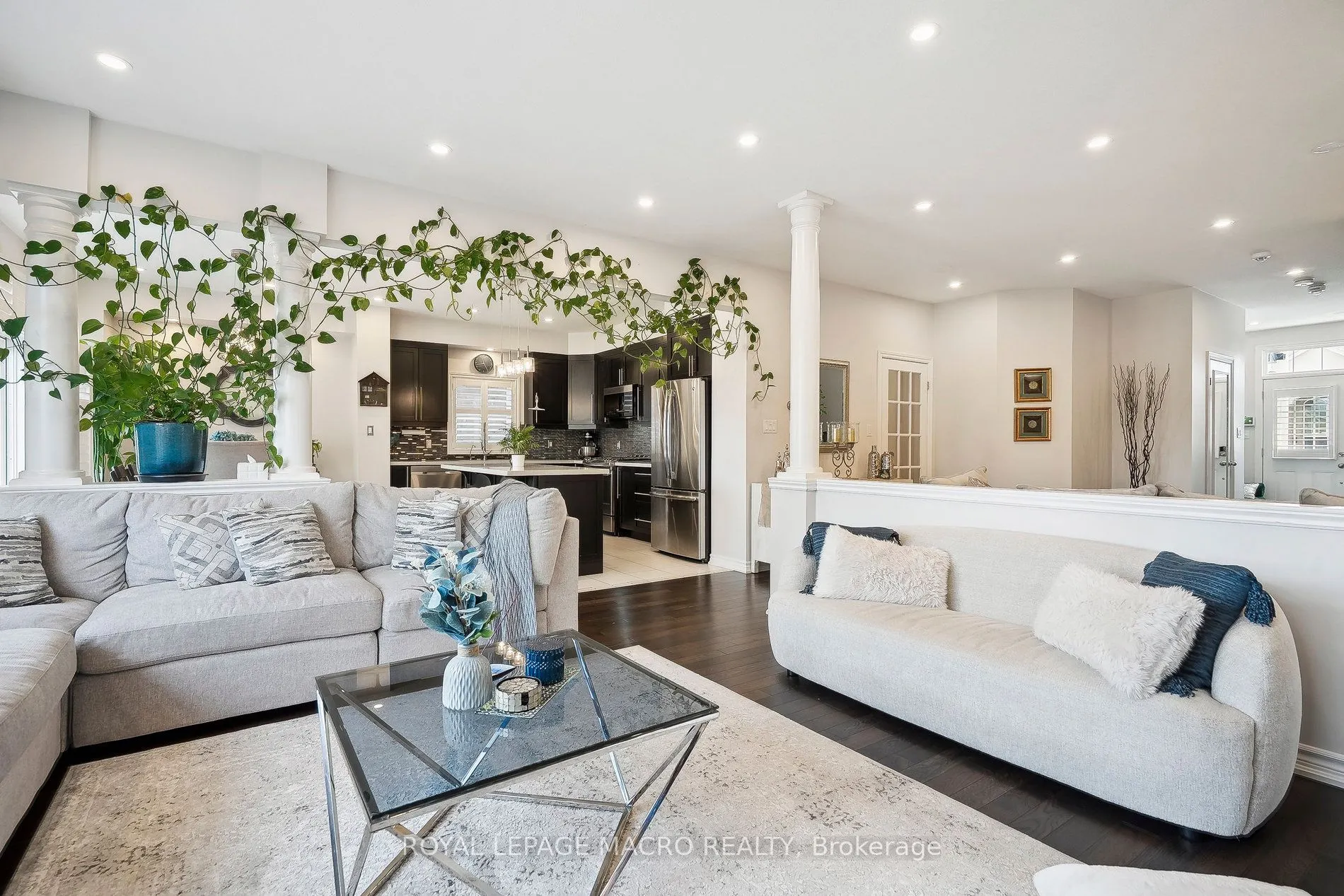 80 Bellroyal Crescent