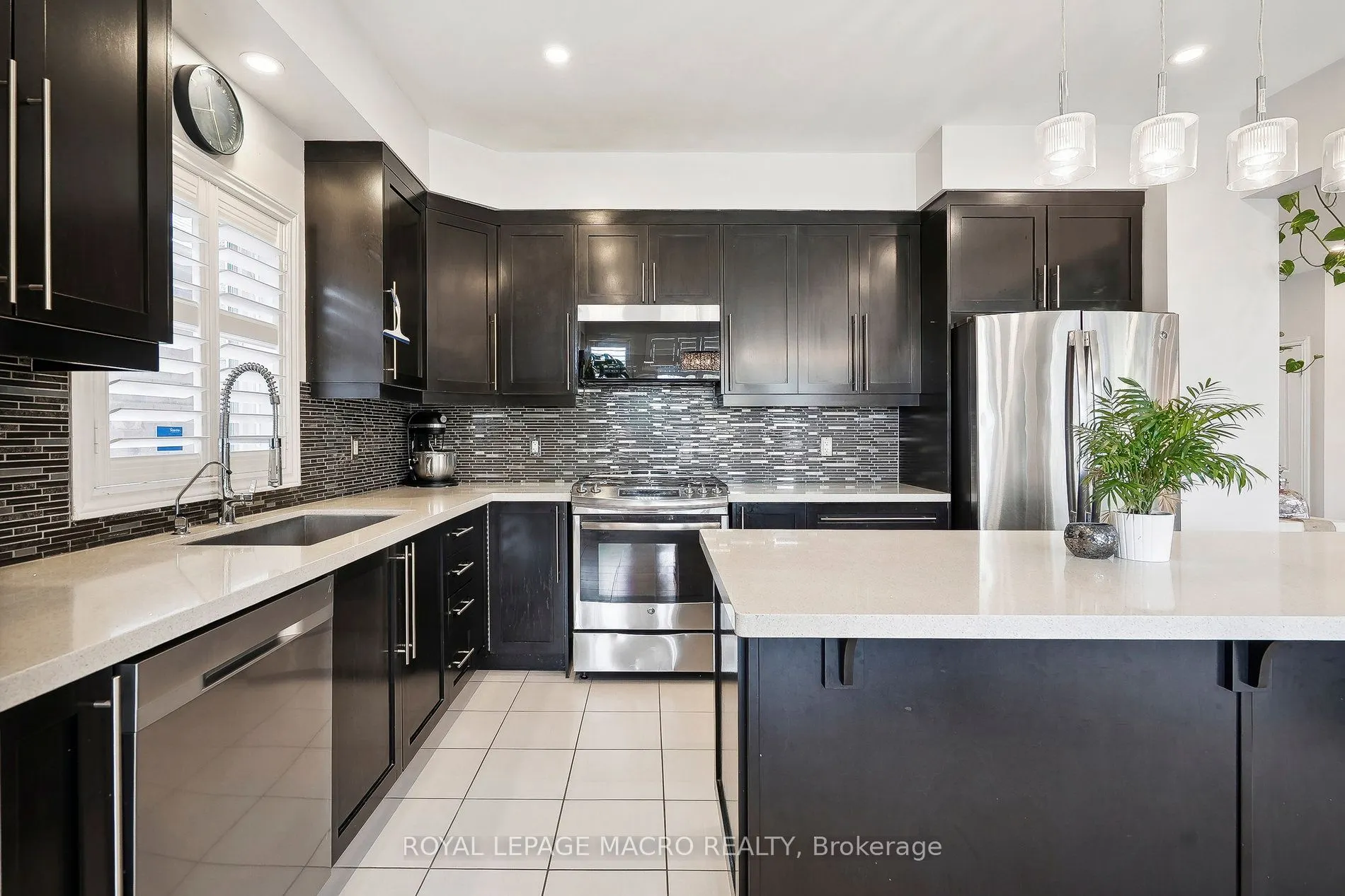 80 Bellroyal Crescent