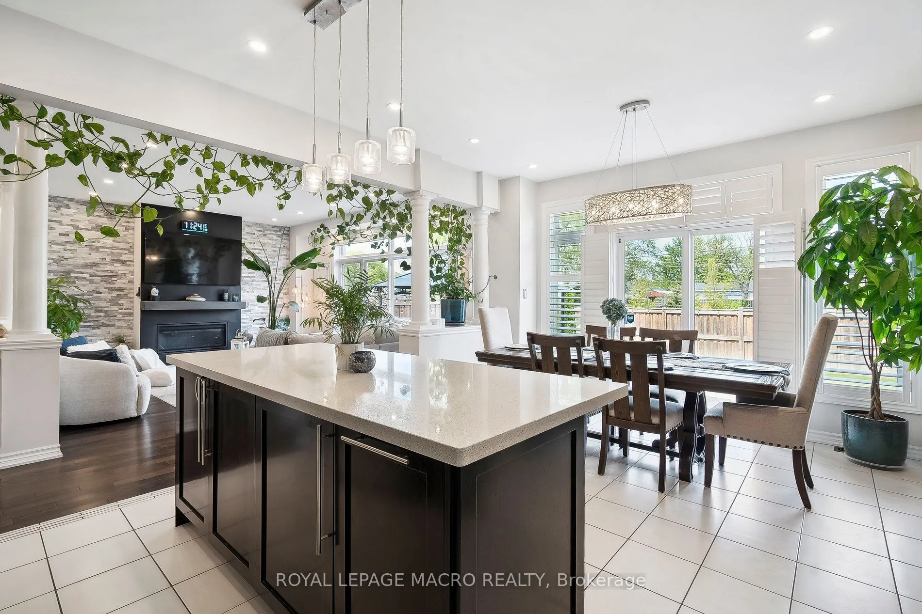 80 Bellroyal Crescent