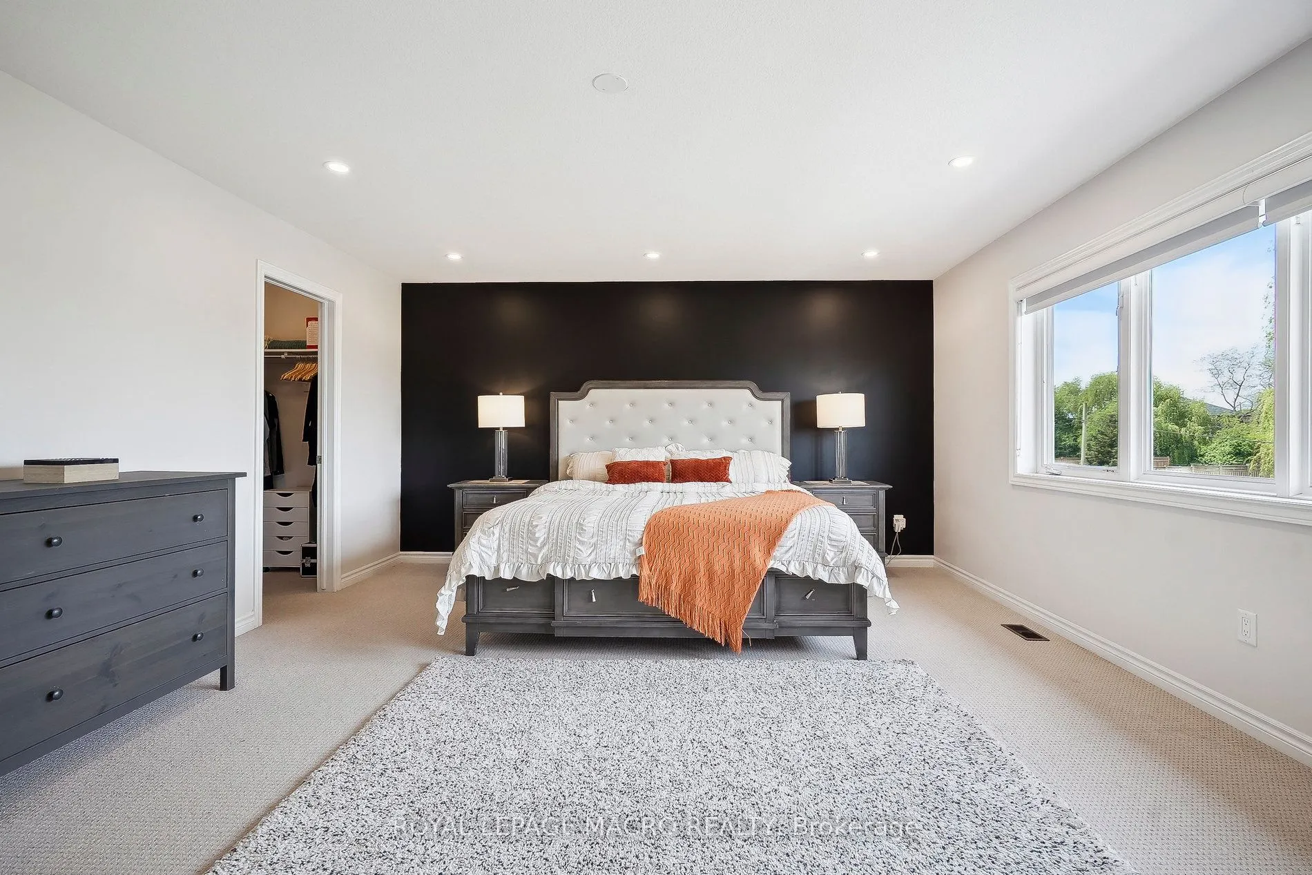 80 Bellroyal Crescent