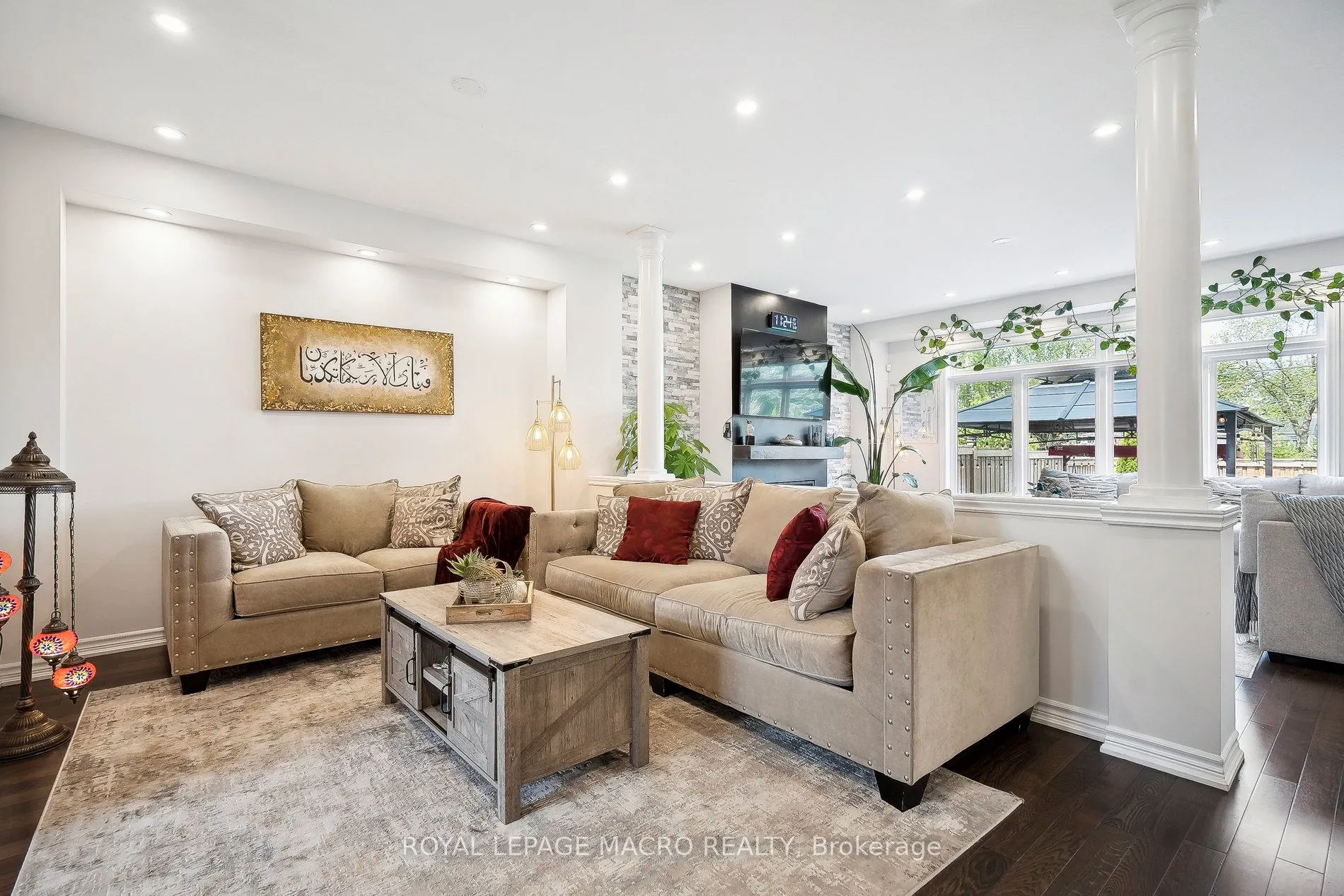 80 Bellroyal Crescent