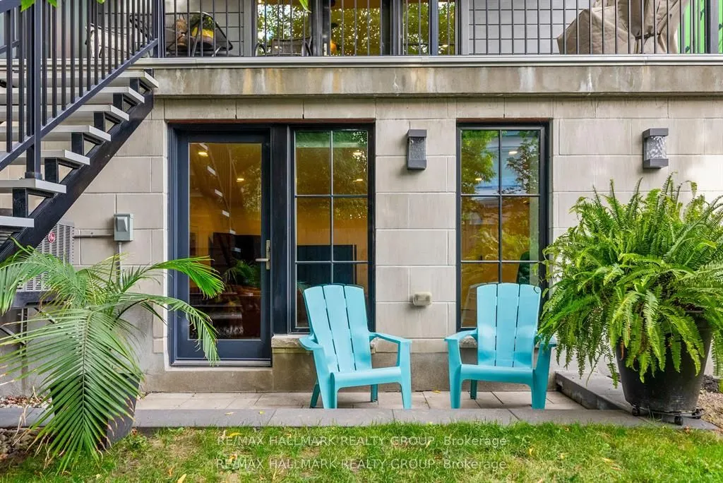 396 Roosevelt Avenue