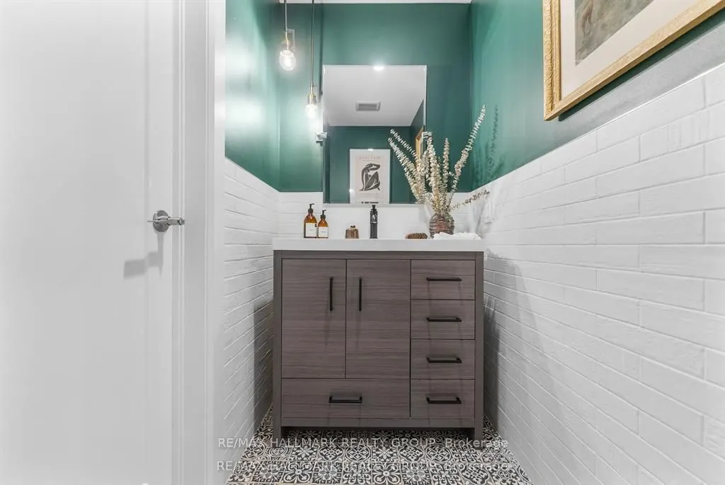 396 Roosevelt Avenue