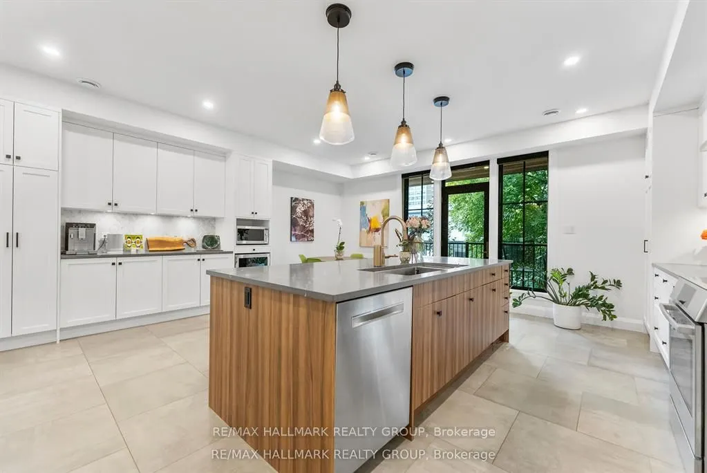 396 Roosevelt Avenue