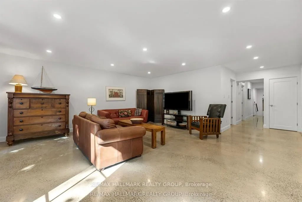 396 Roosevelt Avenue