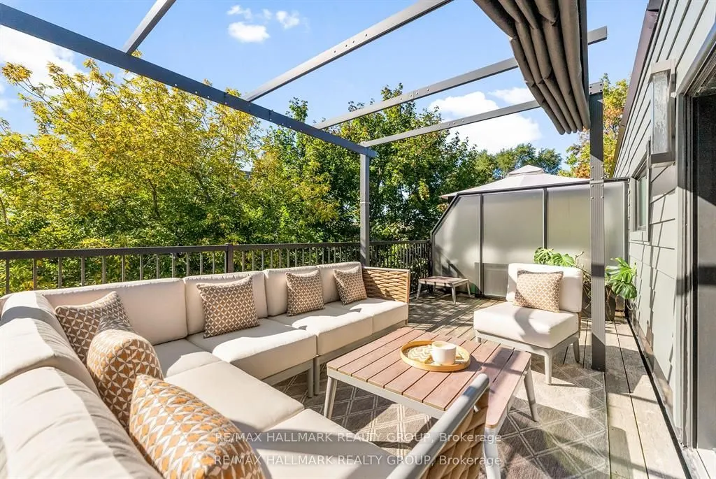 396 Roosevelt Avenue