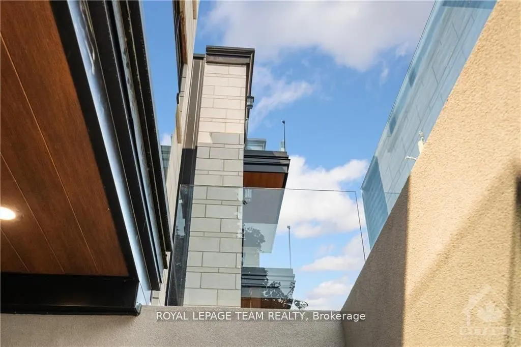 366 WINONA Avenue, #1